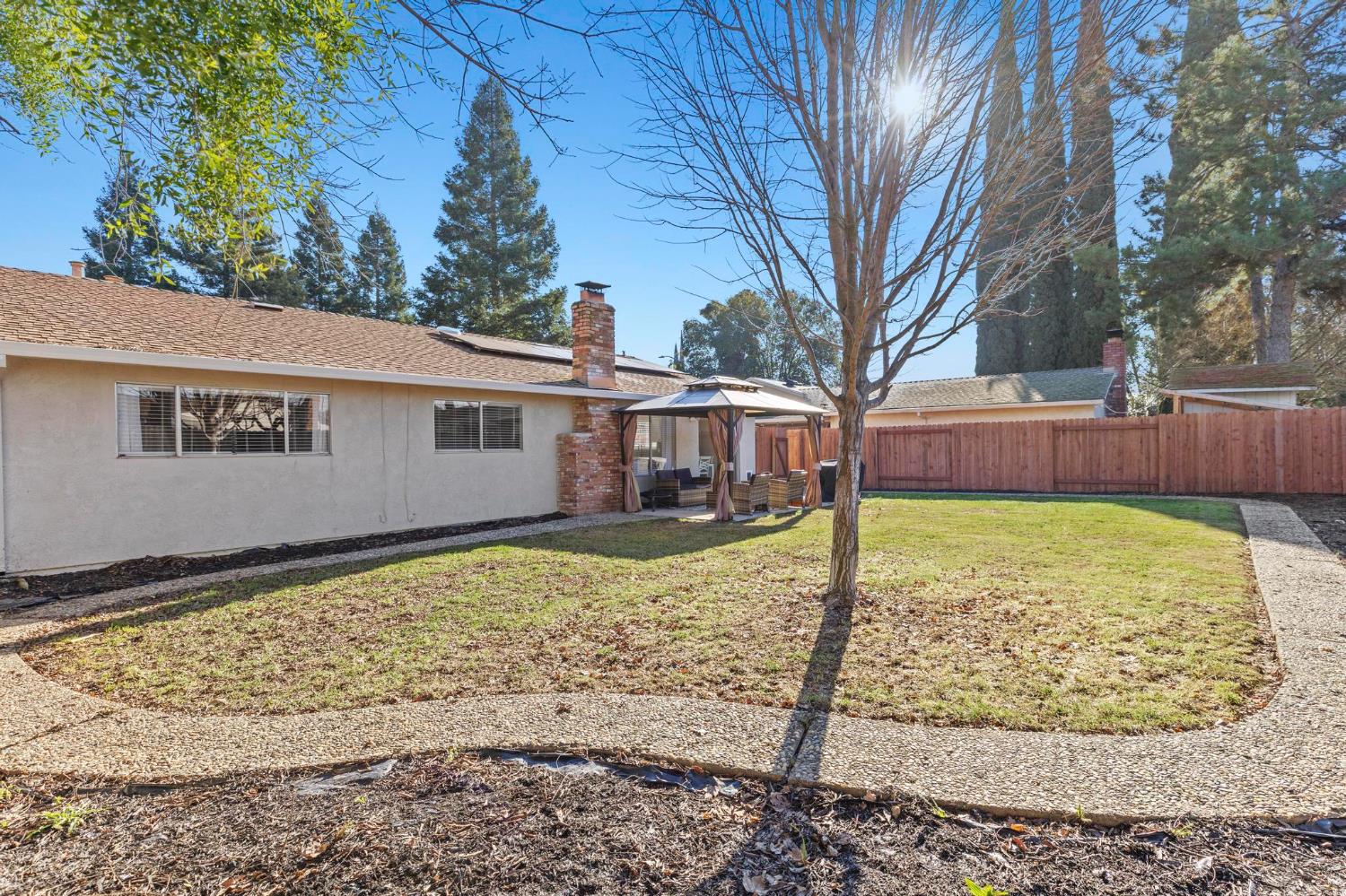 1542 Granada Way