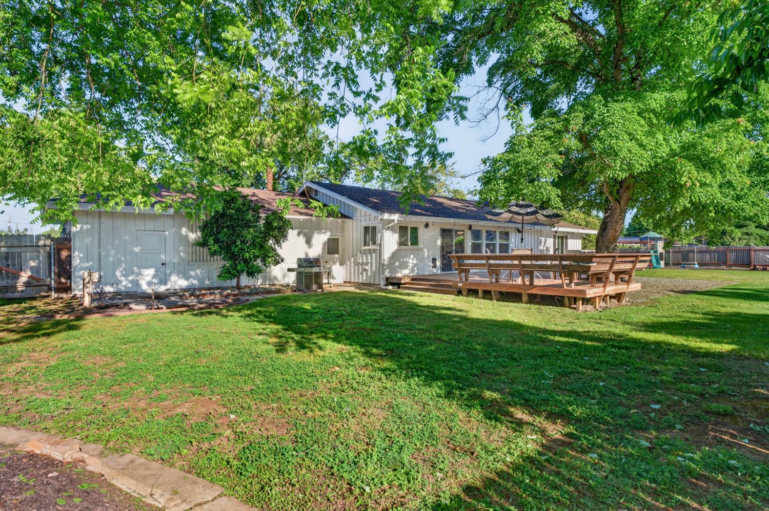 528 Queensbury Way