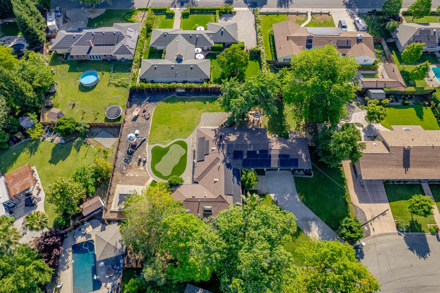 528 Queensbury Way