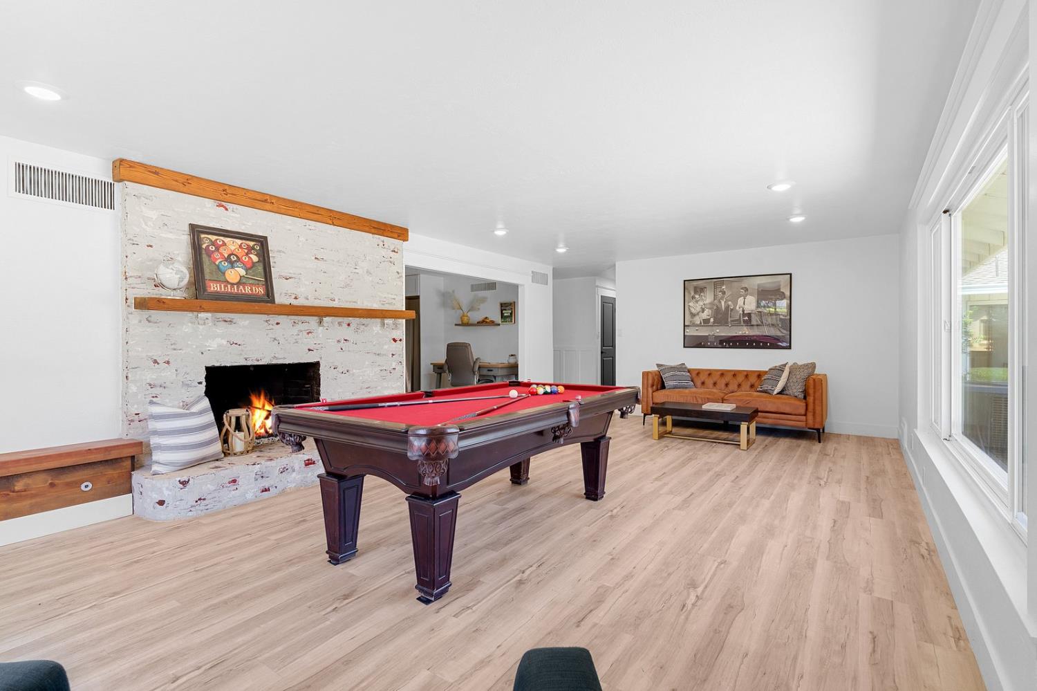 528 Queensbury Way