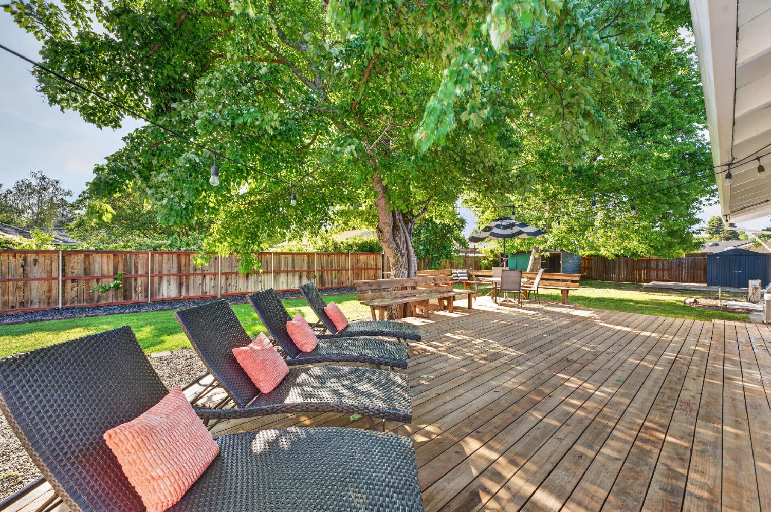 528 Queensbury Way