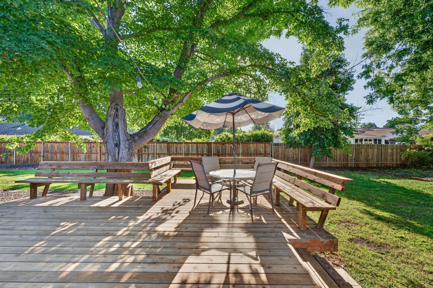 528 Queensbury Way