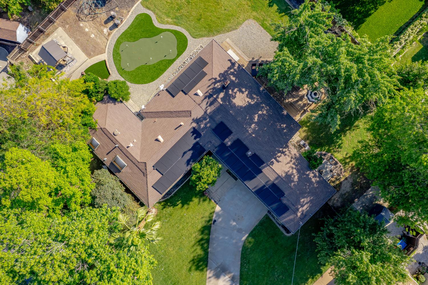 528 Queensbury Way