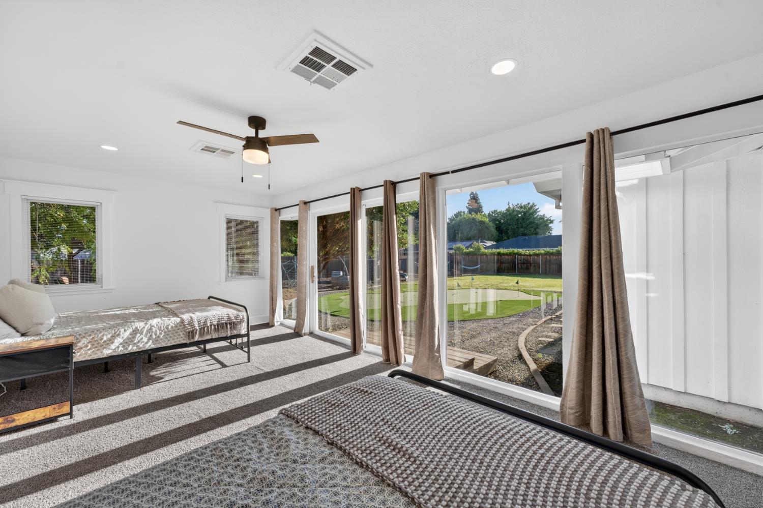 528 Queensbury Way