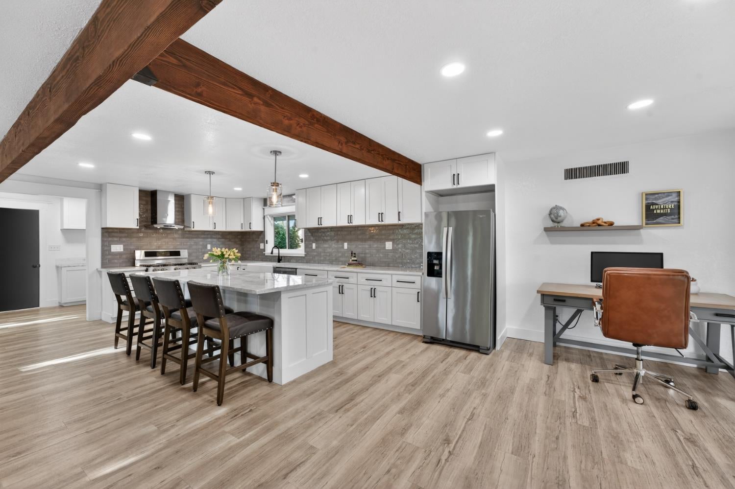 528 Queensbury Way