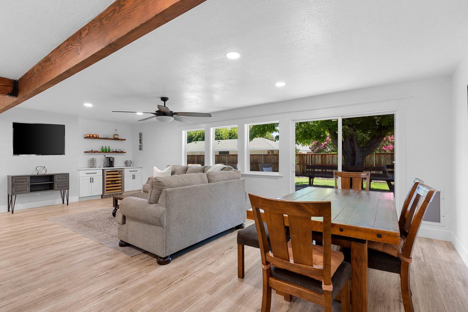 528 Queensbury Way