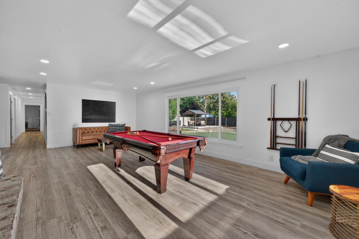 528 Queensbury Way