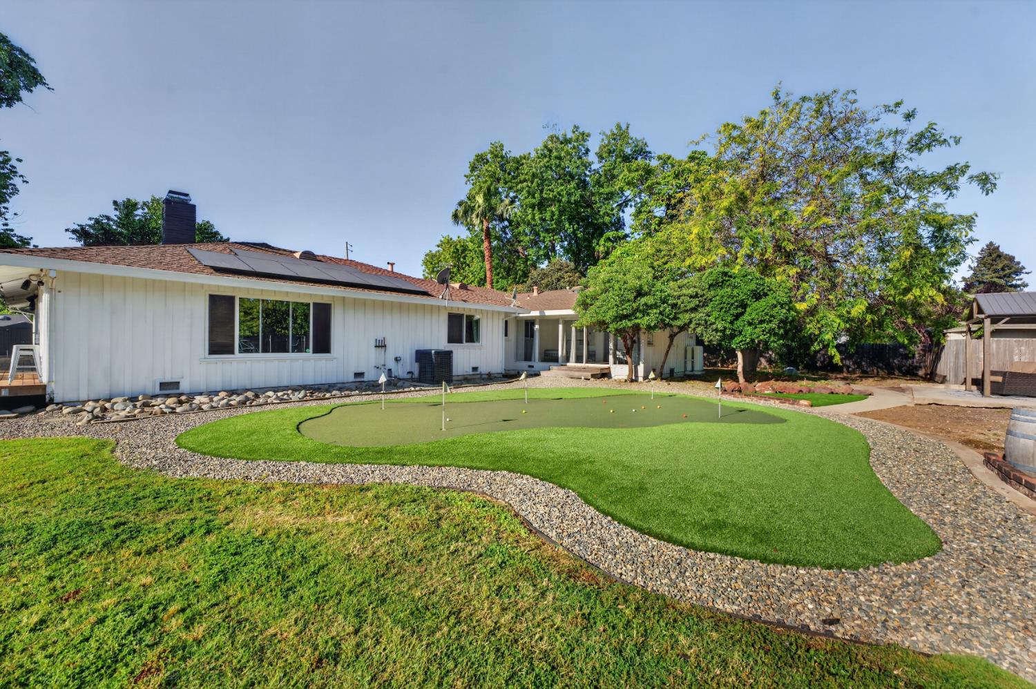 528 Queensbury Way