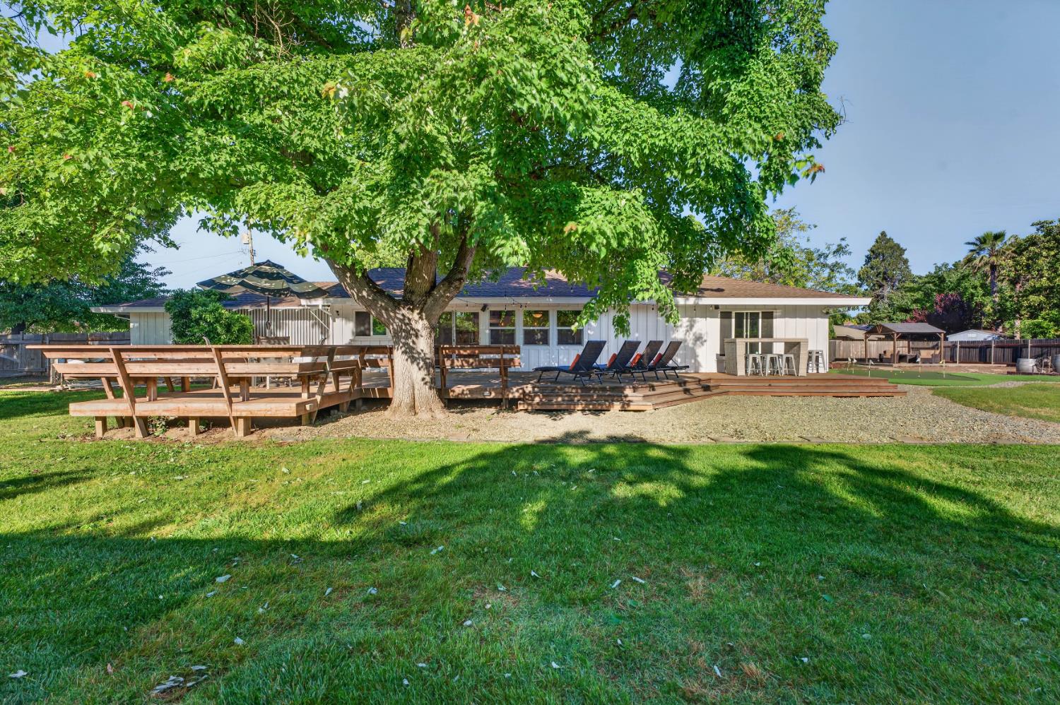 528 Queensbury Way