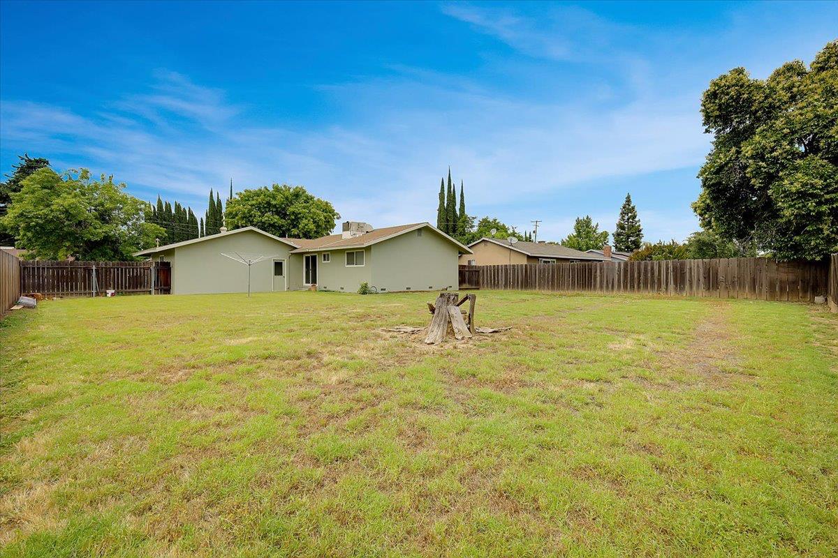1328 Crest Drive
