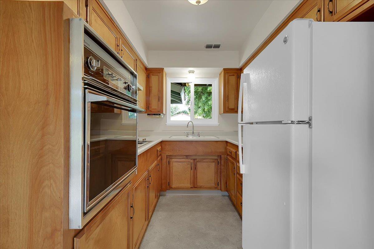 1328 Crest Drive