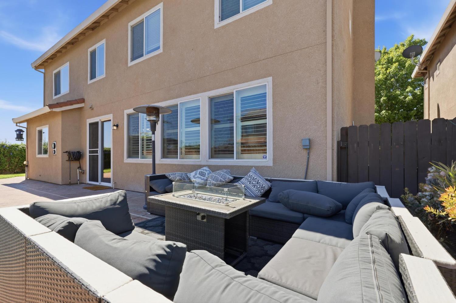 1021 Tres Picos Drive