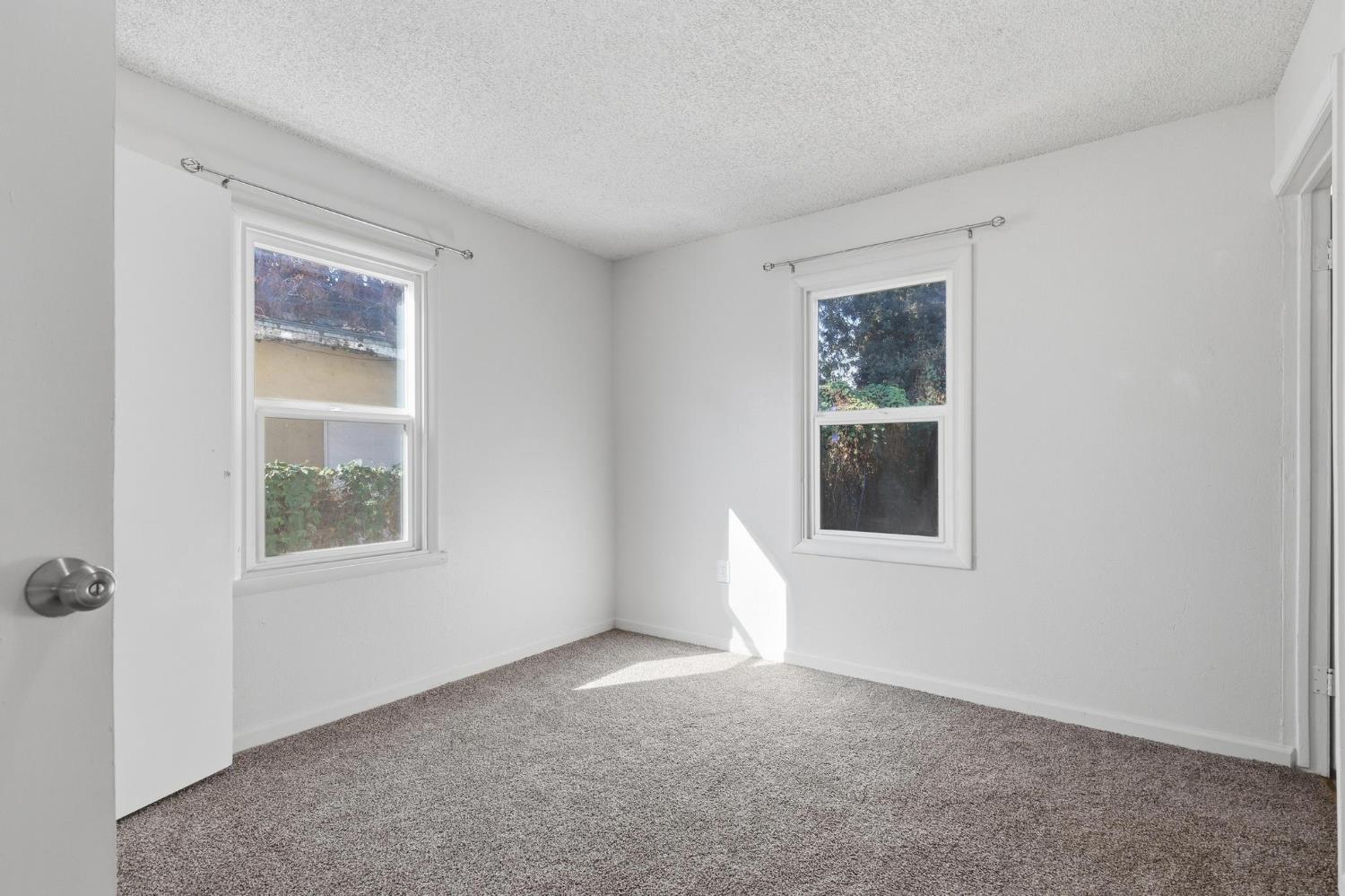 430 Robinson Avenue