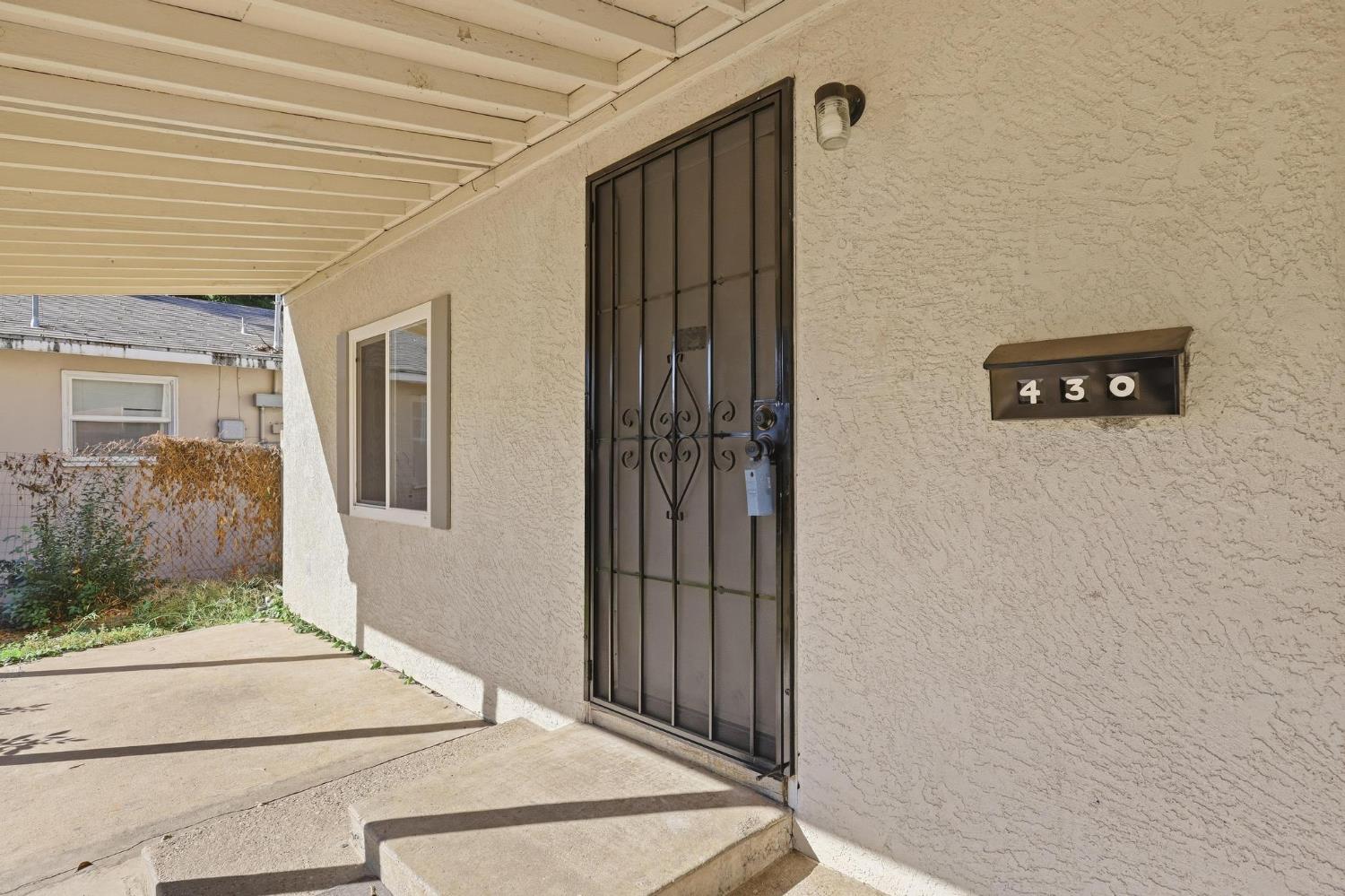 430 Robinson Avenue