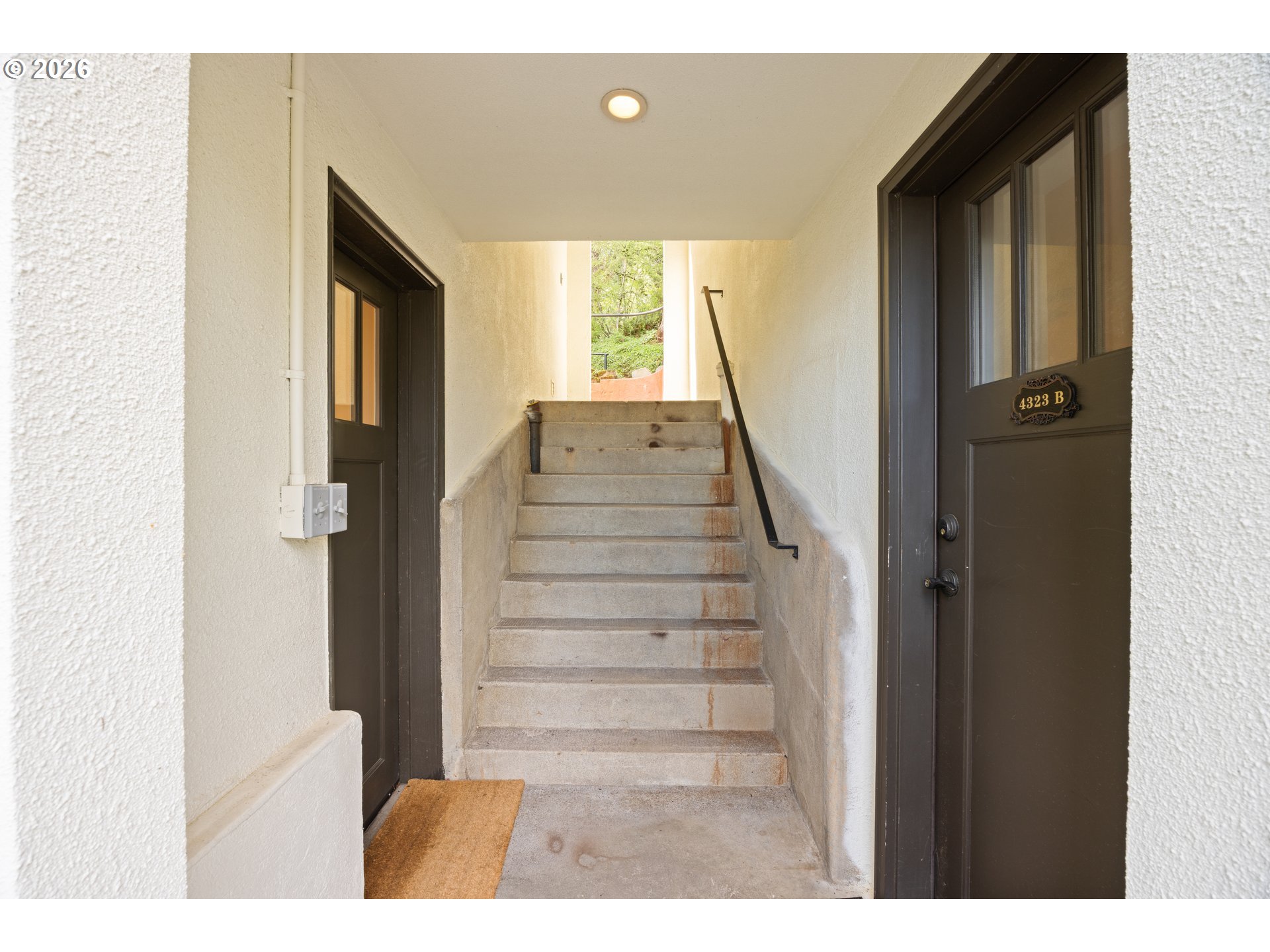 4323 SW HAMILTON TER