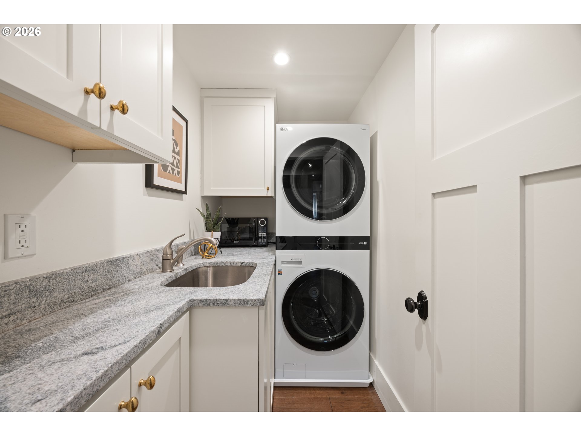 4323 SW HAMILTON TER