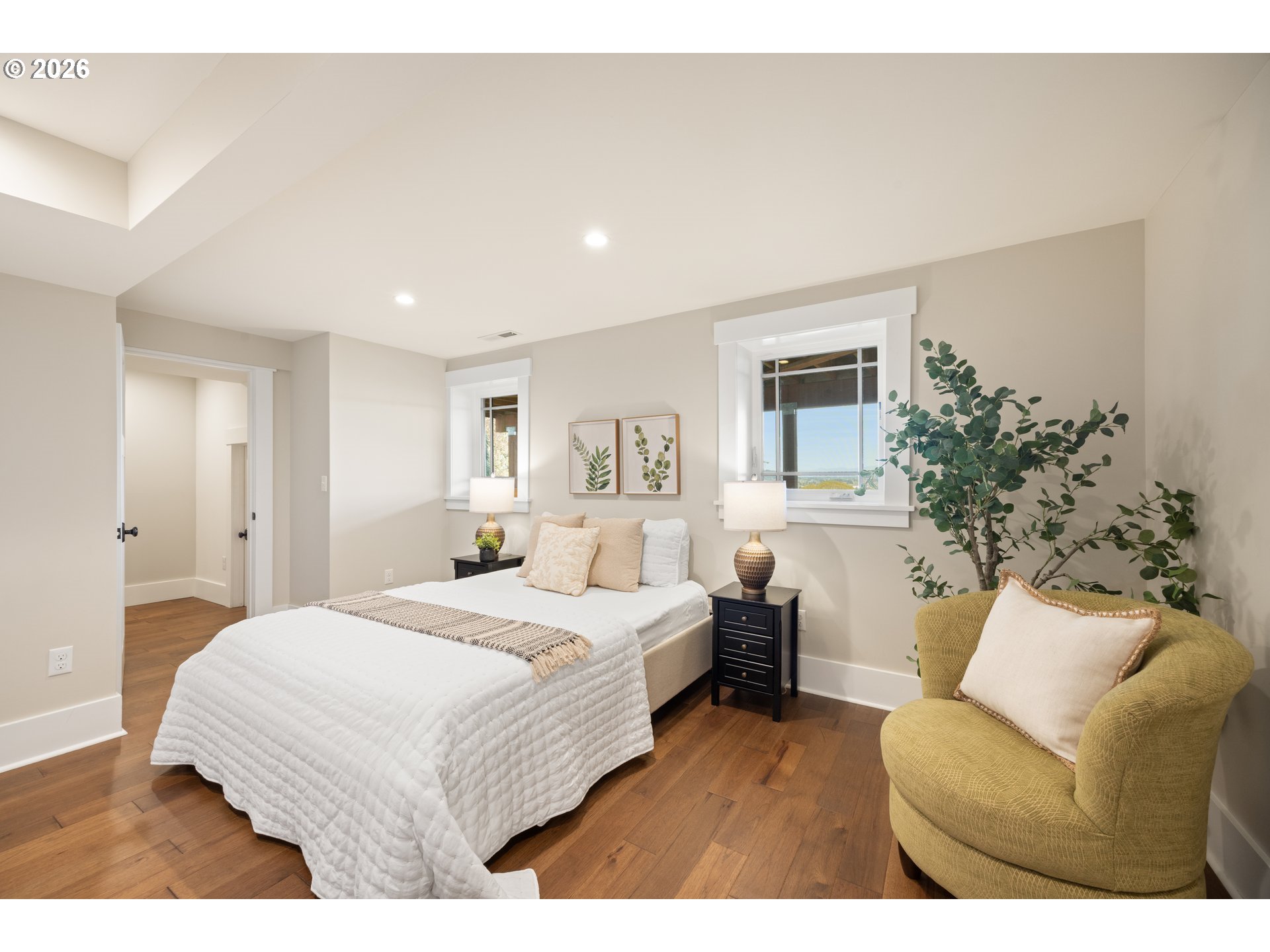 4323 SW HAMILTON TER