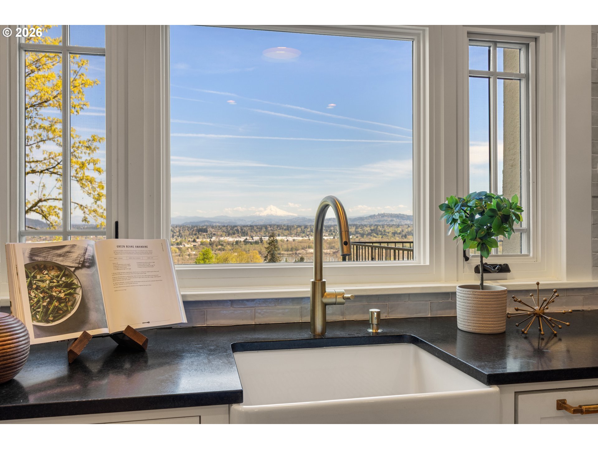 4323 SW HAMILTON TER