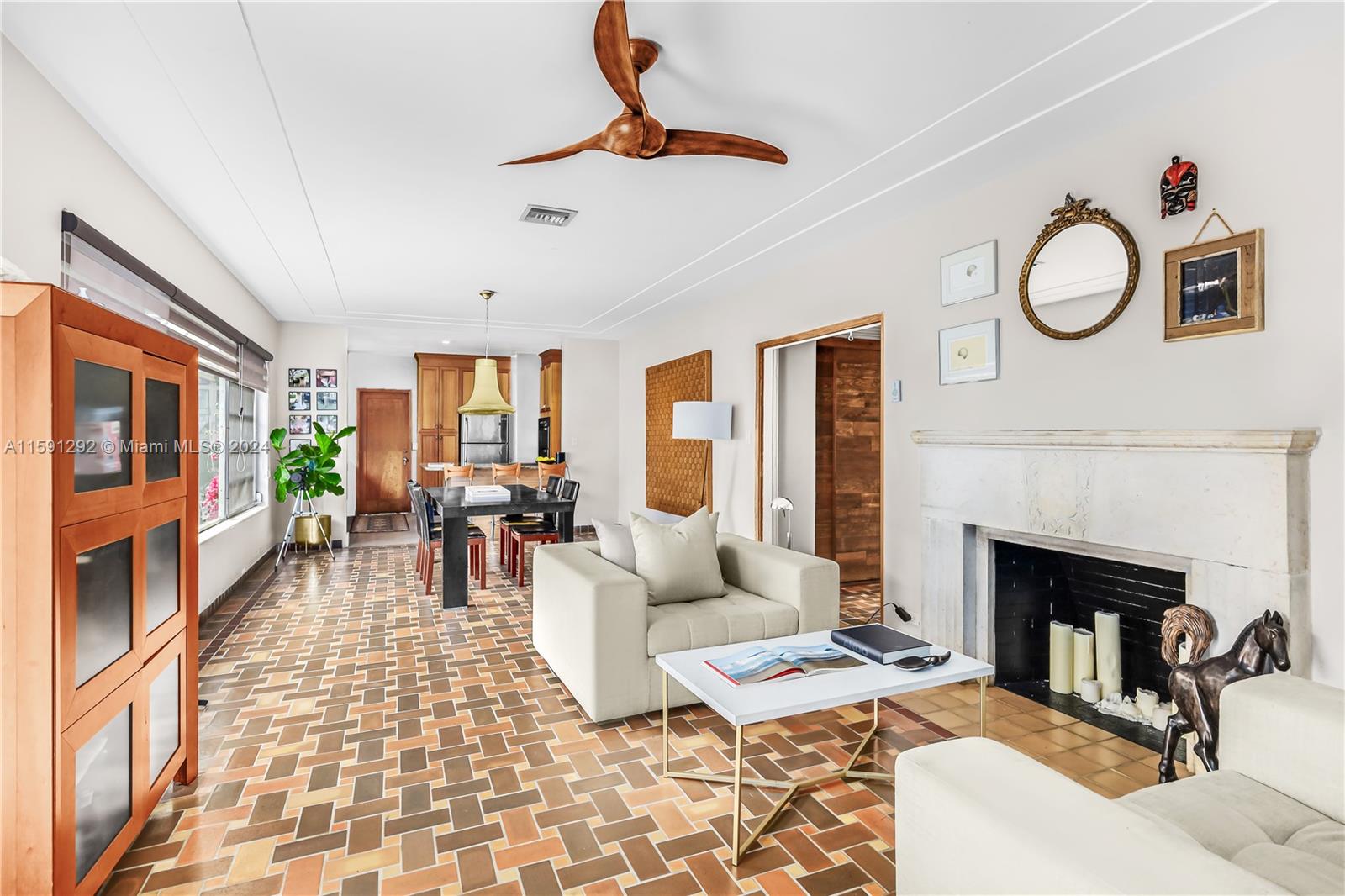 819 NE 72nd Ter