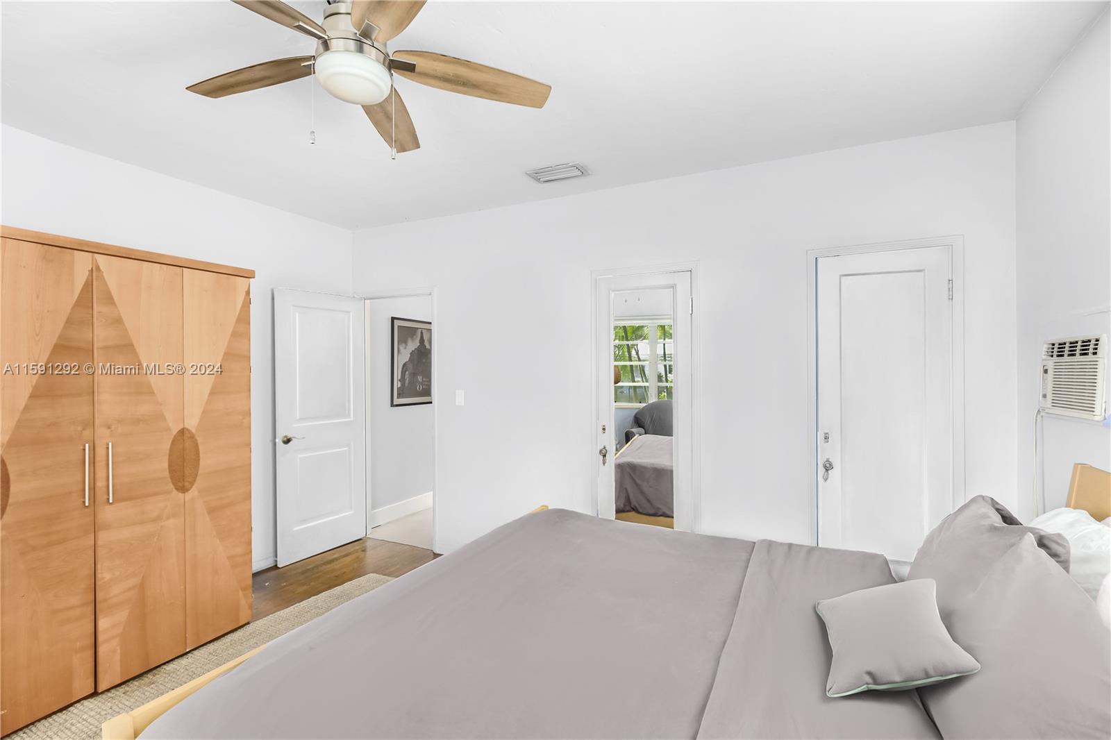 819 NE 72nd Ter