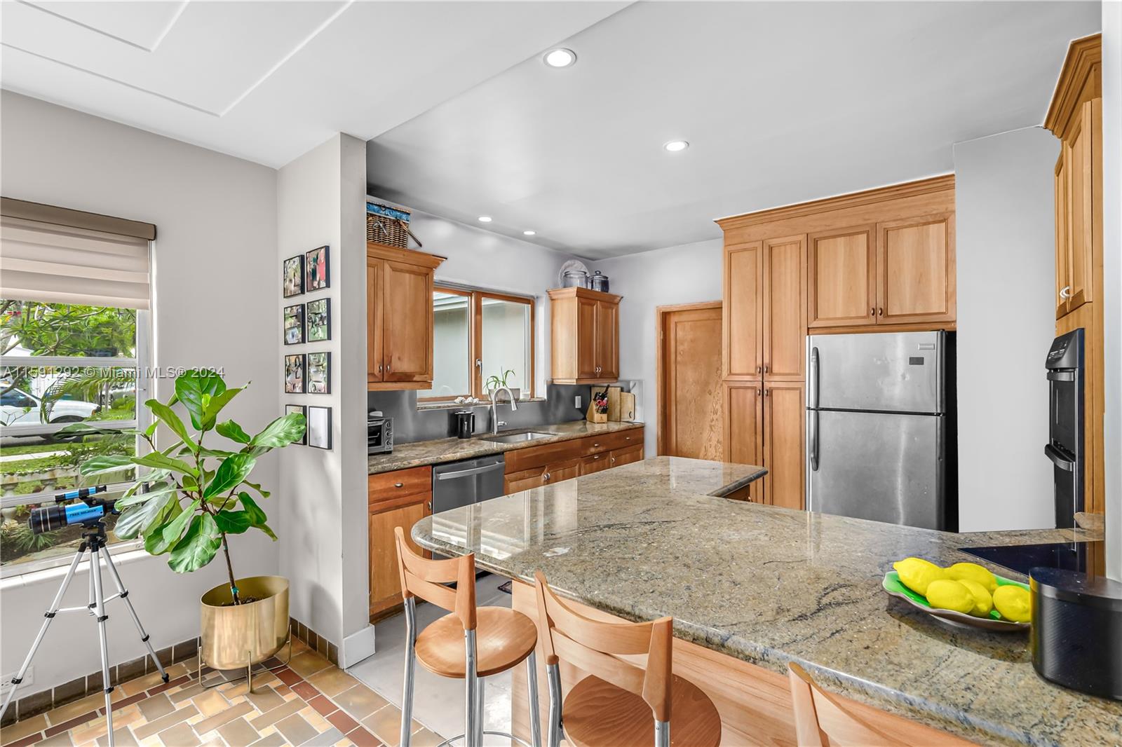 819 NE 72nd Ter