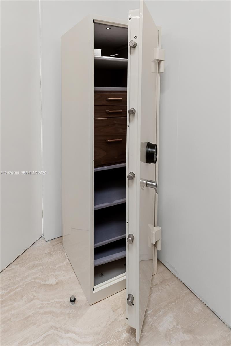 9001 Collins Ave # 1003 Unit: S-1003
