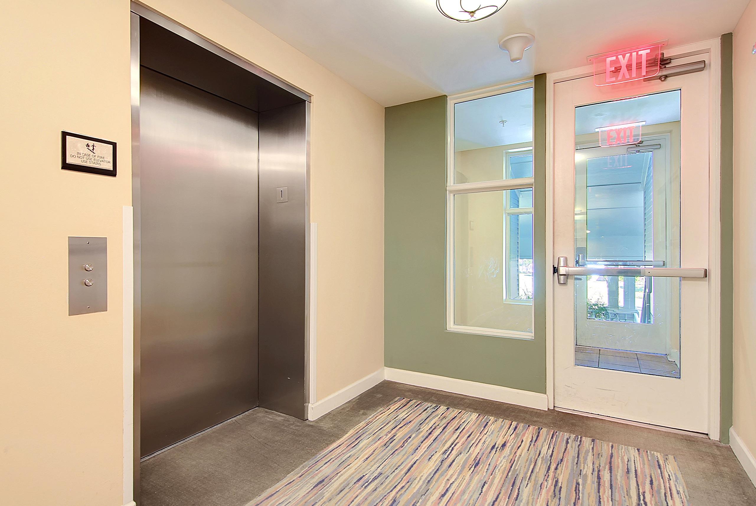 5800 Palmetto Drive Unit: R-Vg106