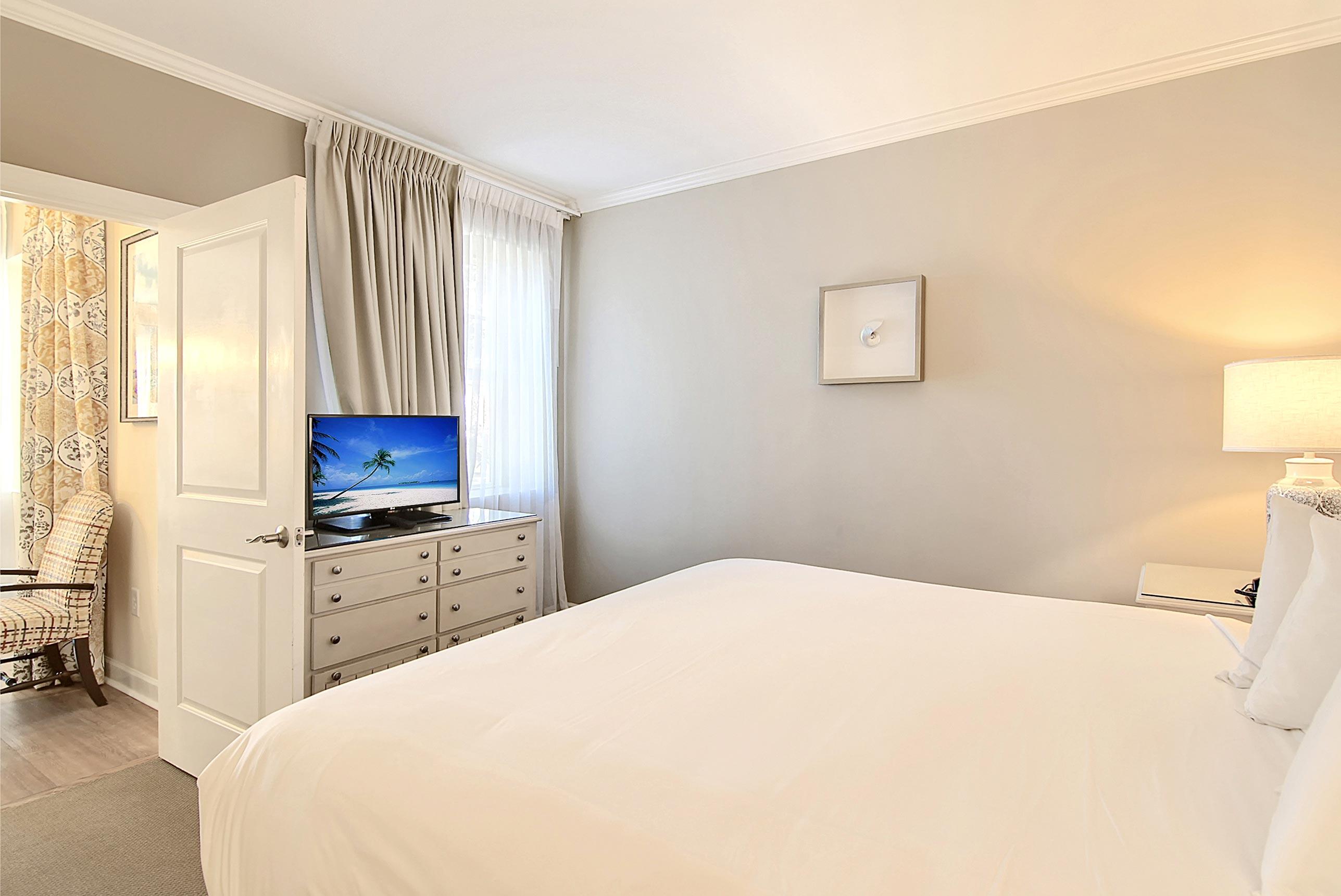 5800 Palmetto Drive Unit: R-Vg106