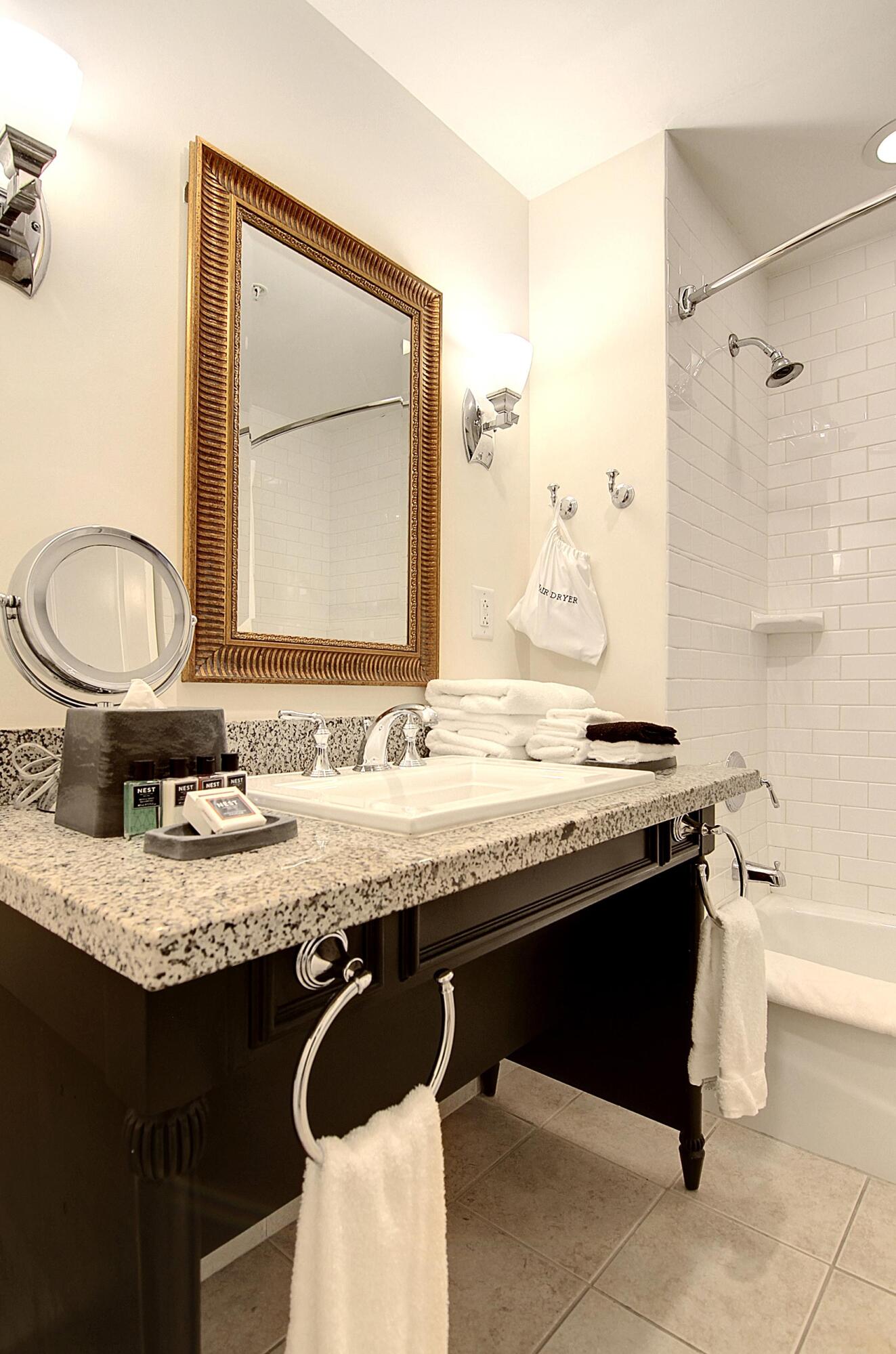 5800 Palmetto Drive Unit: R-Vg106