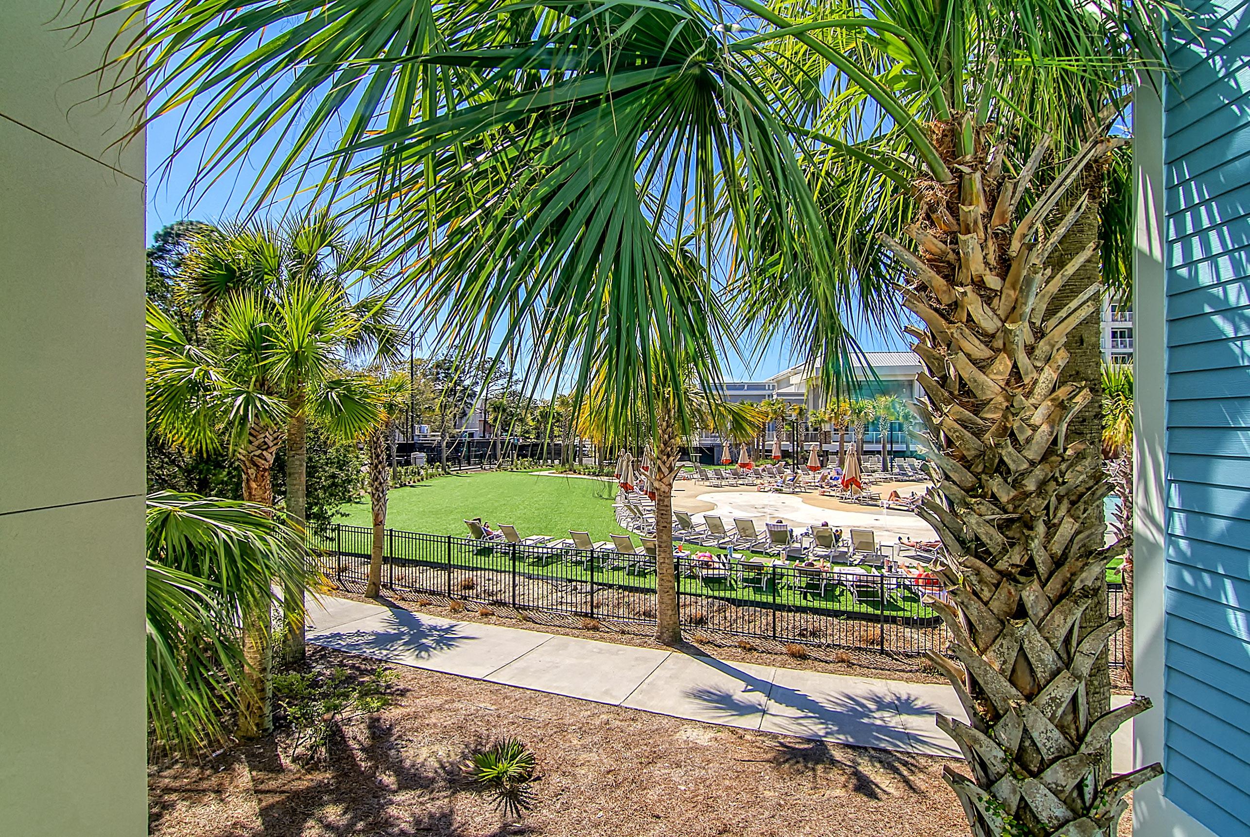 5800 Palmetto Drive Unit: R-Vg106
