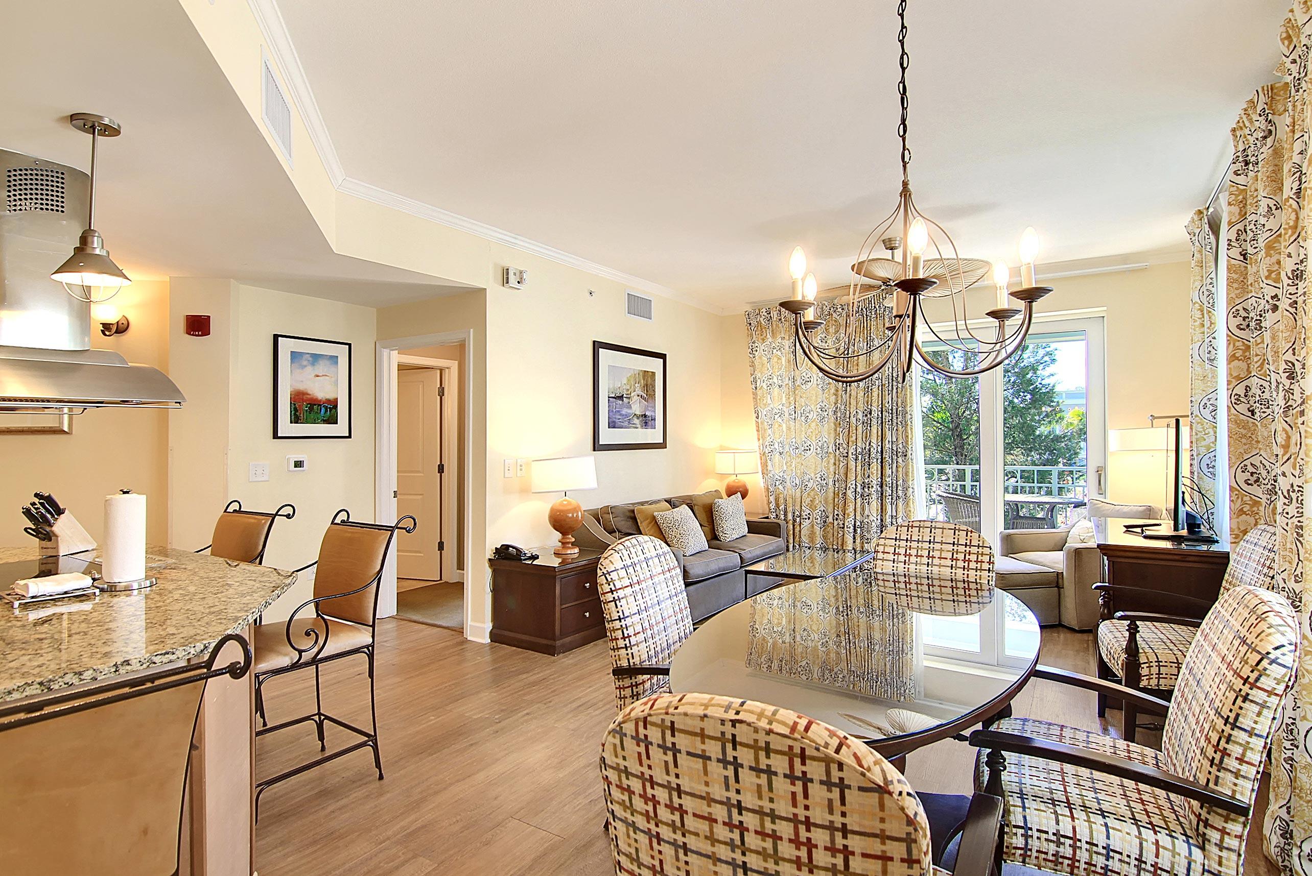 5800 Palmetto Drive Unit: R-Vg106