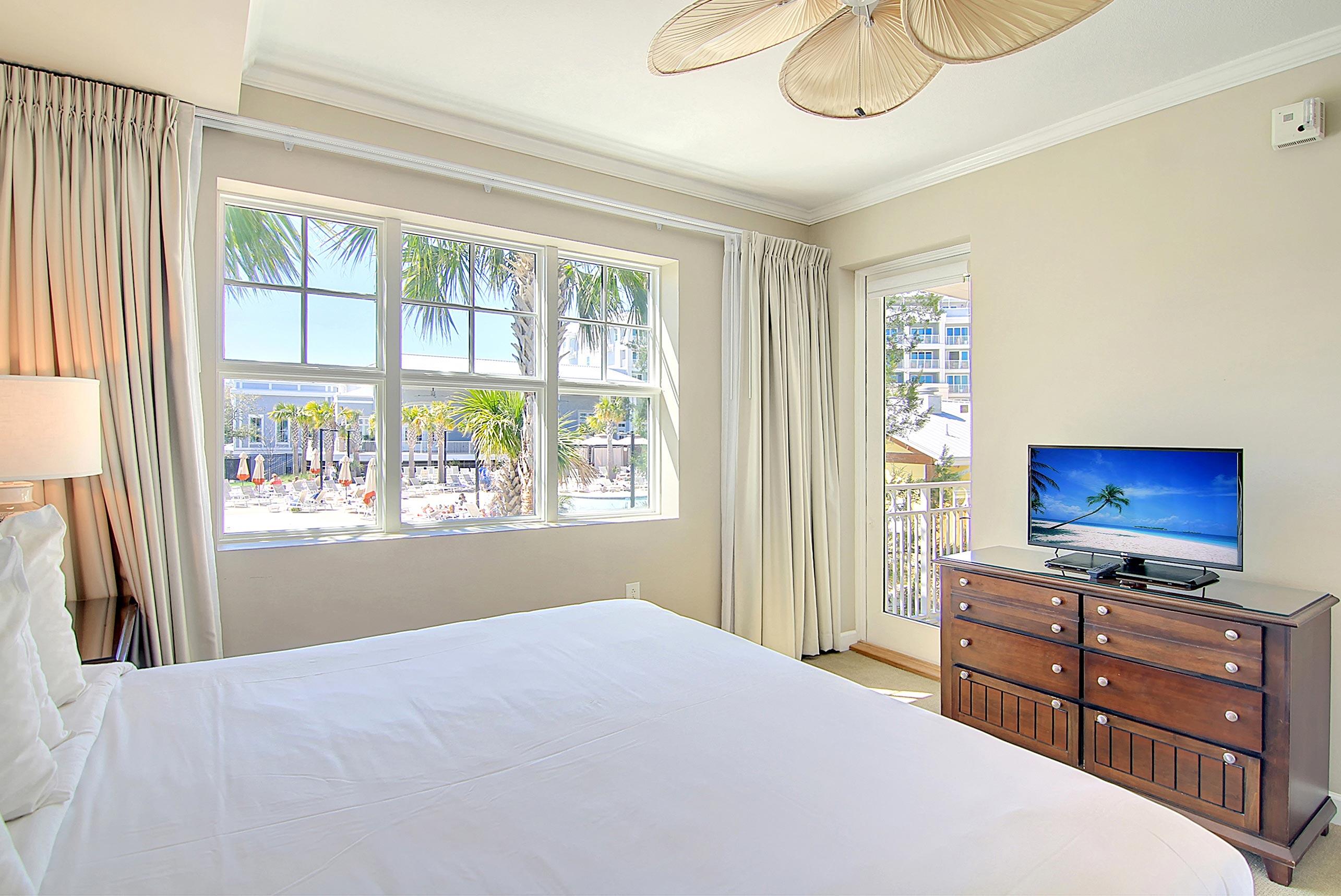 5800 Palmetto Drive Unit: R-Vg106