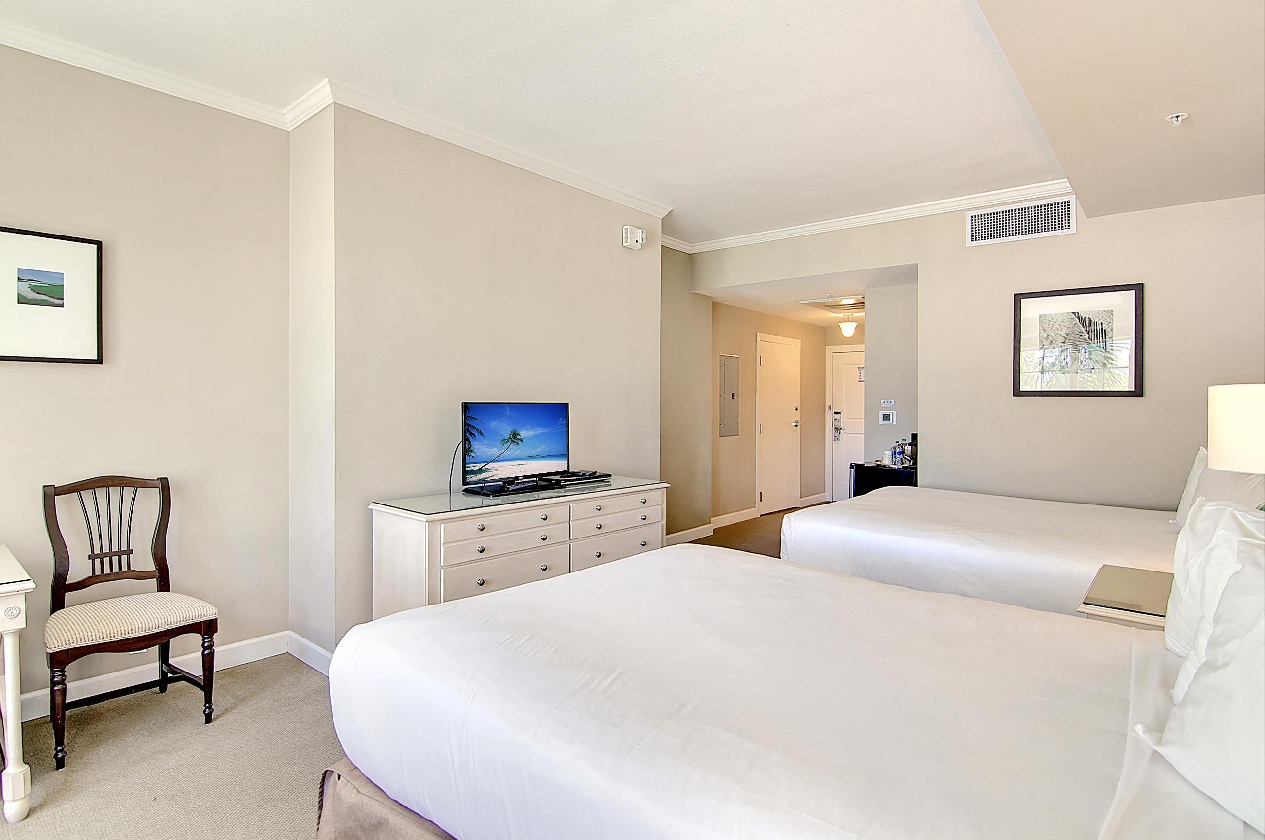 5800 Palmetto Drive Unit: R-Vg106