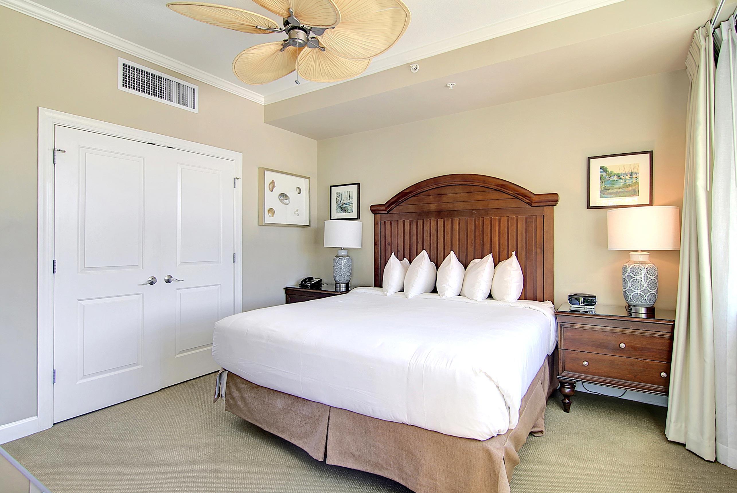 5800 Palmetto Drive Unit: R-Vg106