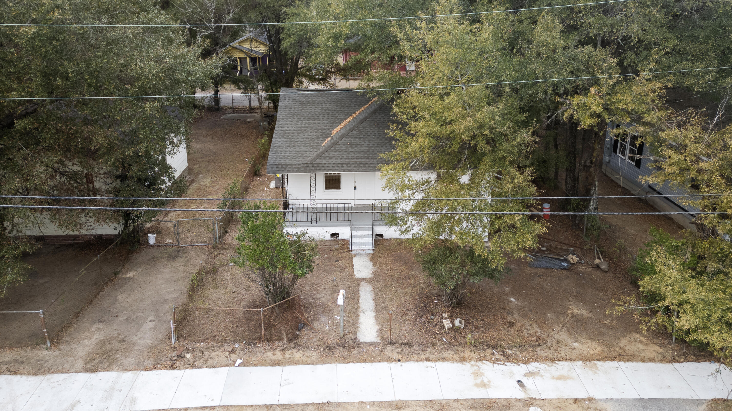 2722 W Surrey Drive