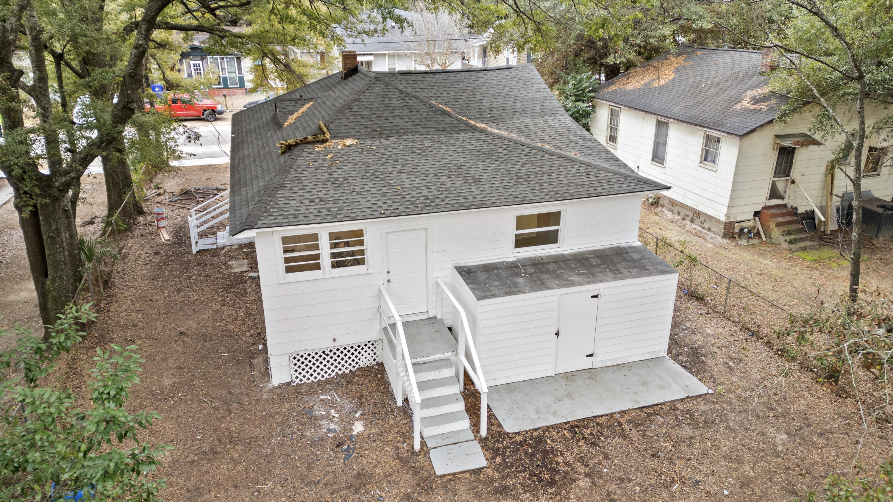 2722 W Surrey Drive