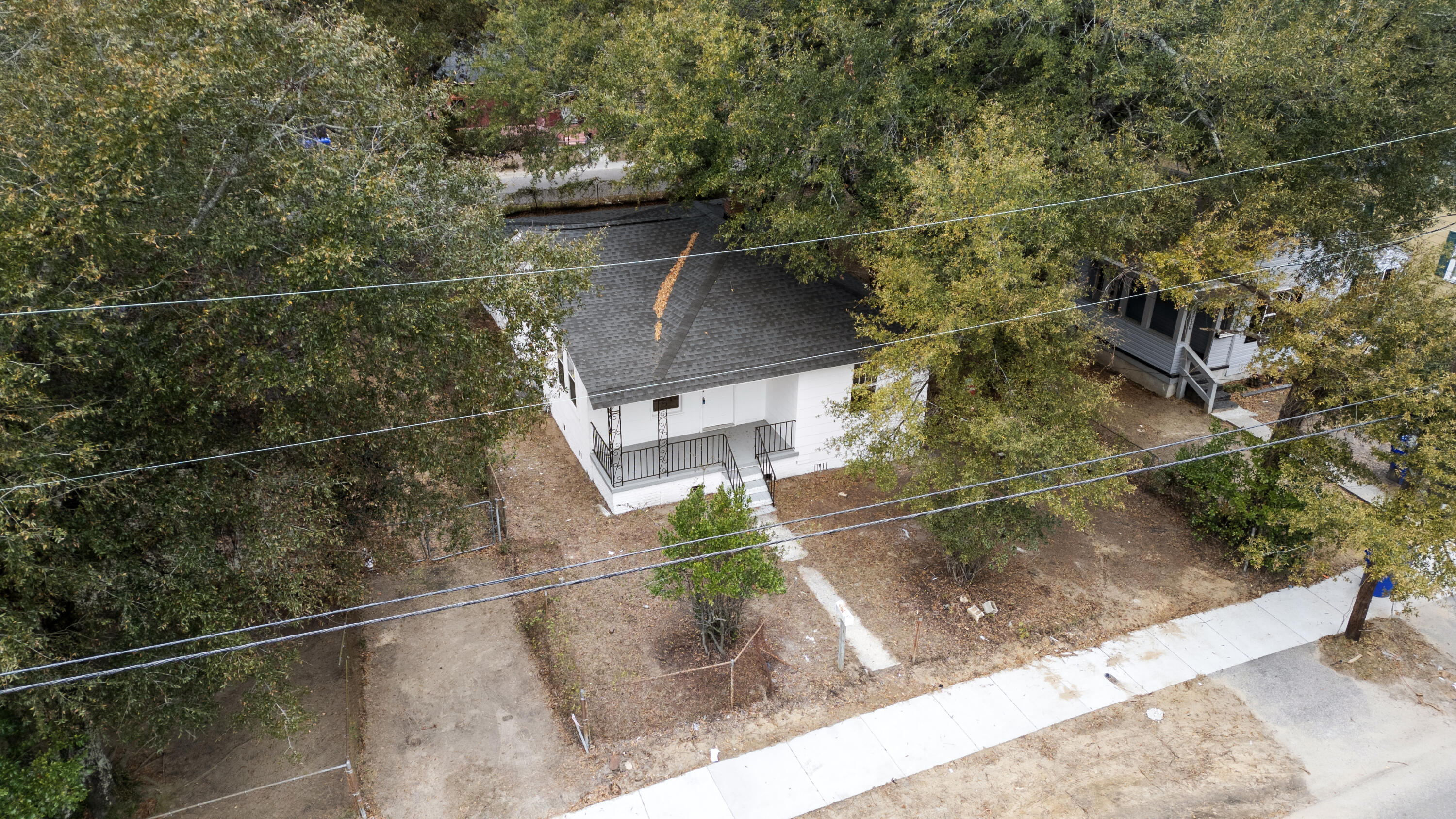 2722 W Surrey Drive