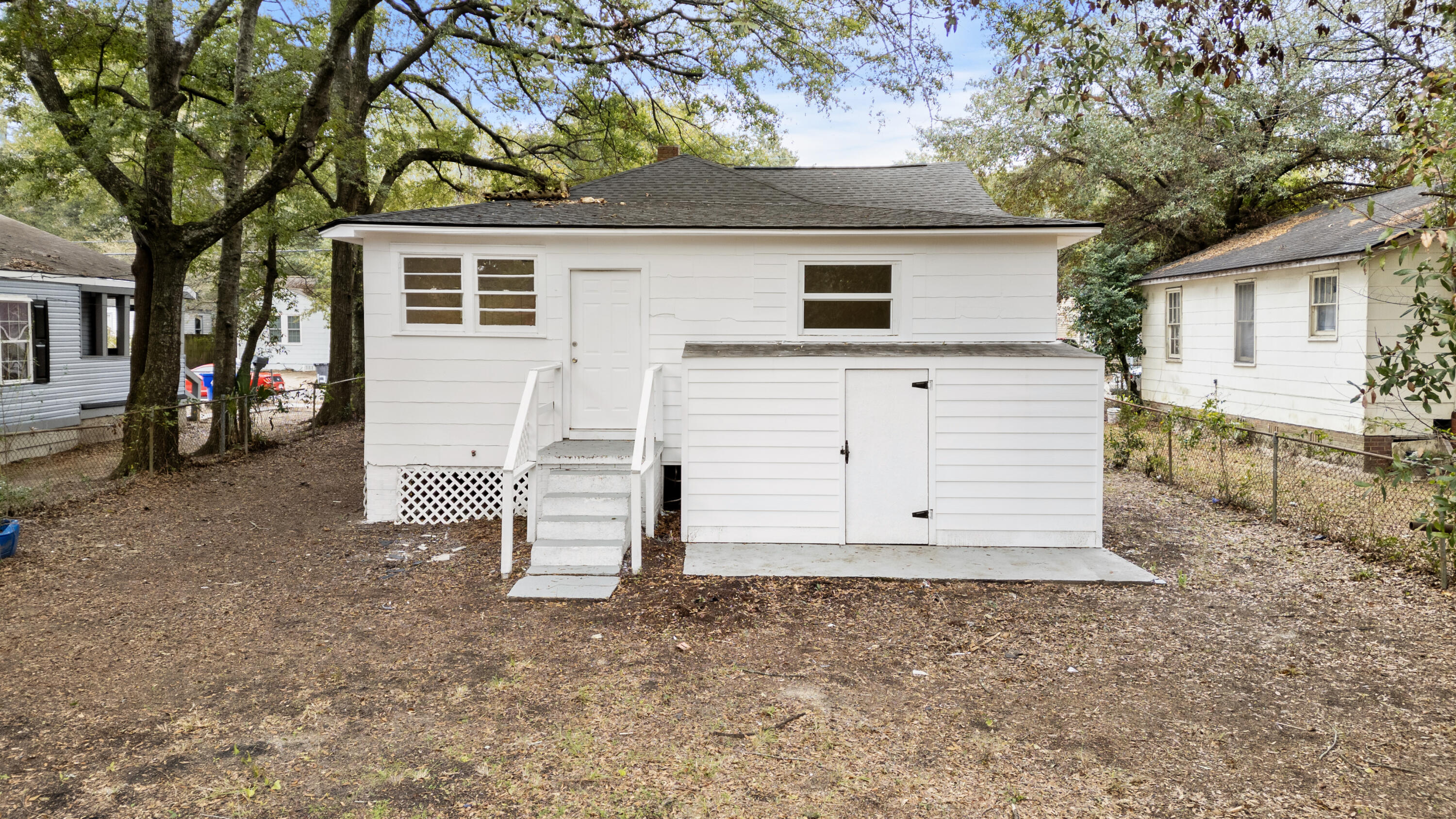 2722 W Surrey Drive