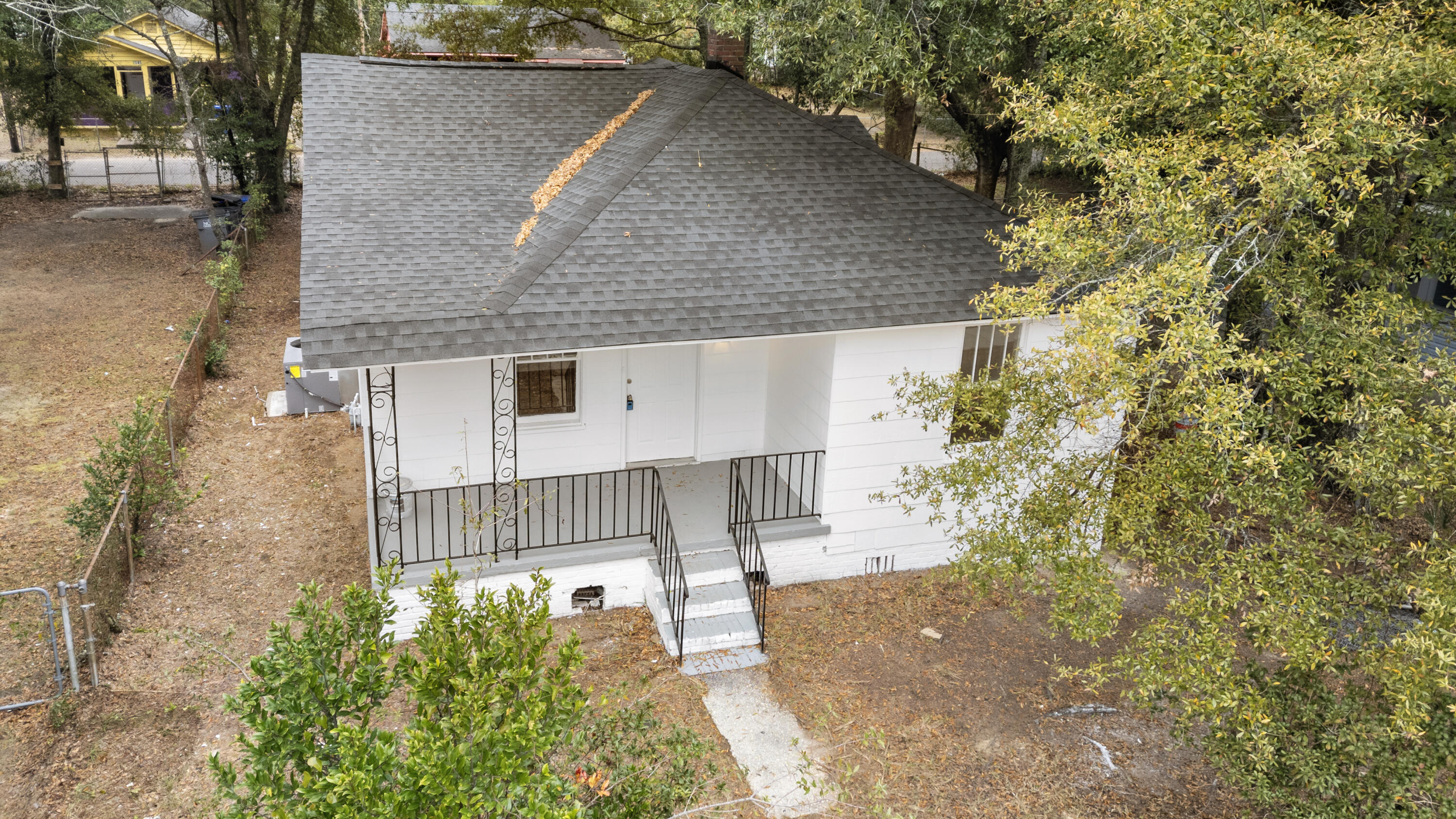 2722 W Surrey Drive