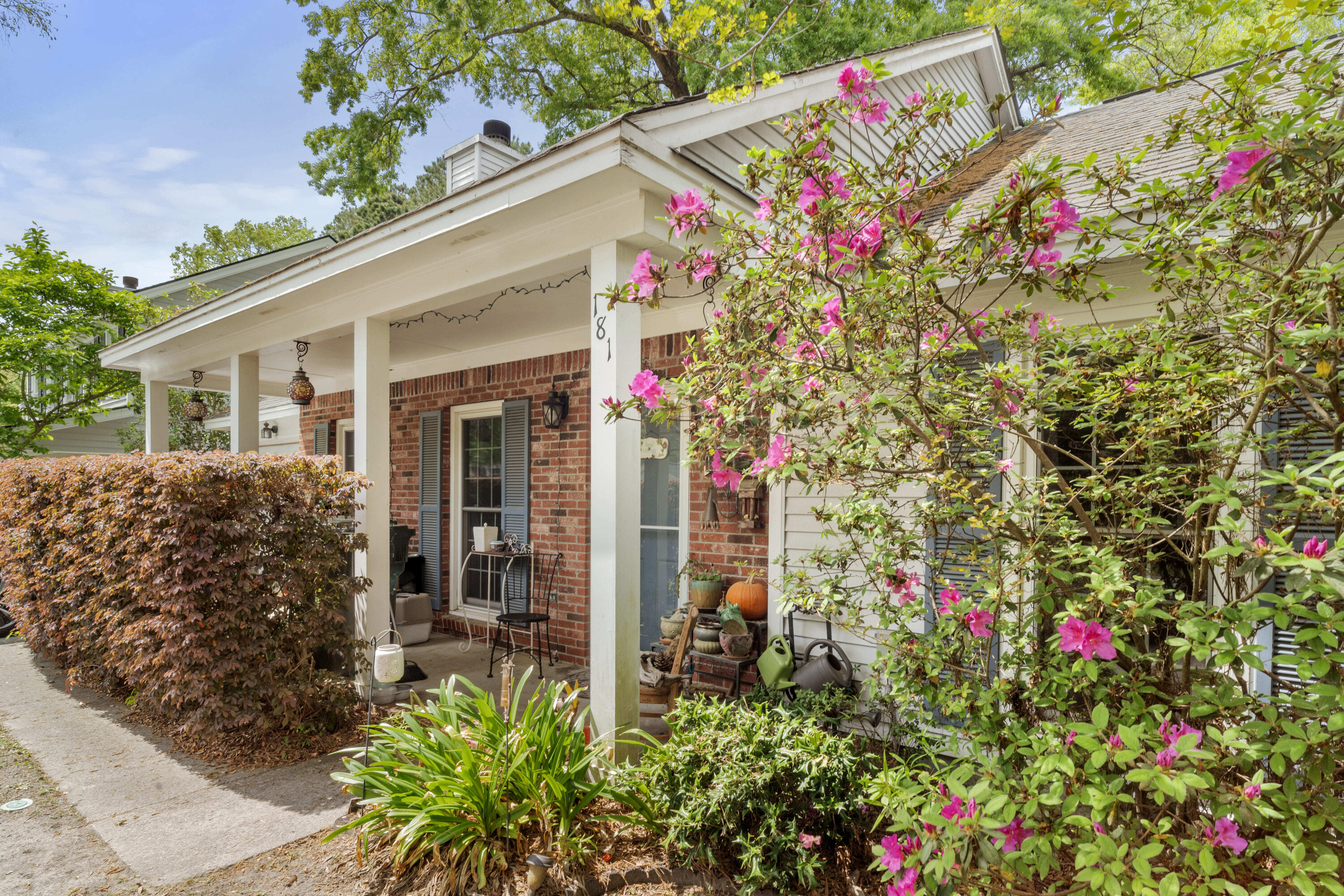 181 Commons Way
