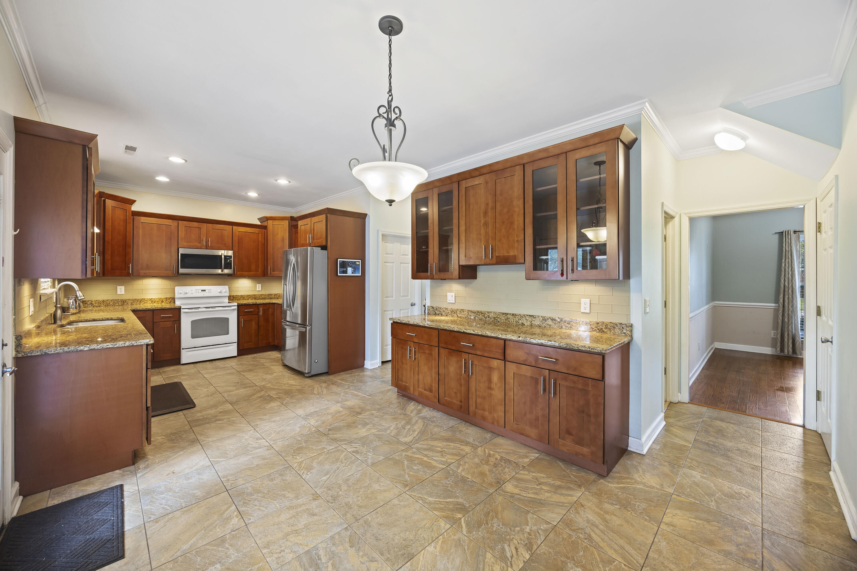 1338 Roma Road