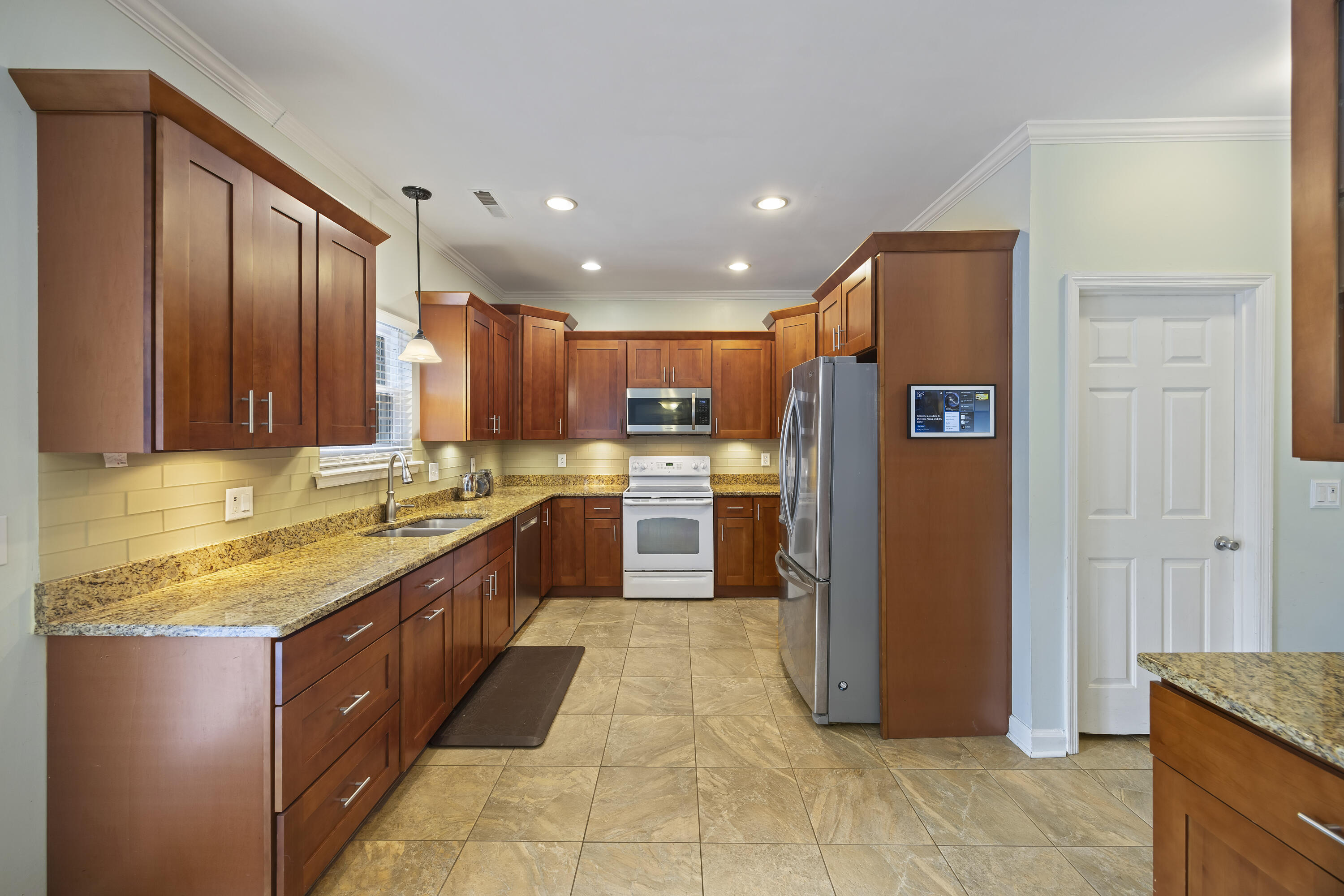 1338 Roma Road