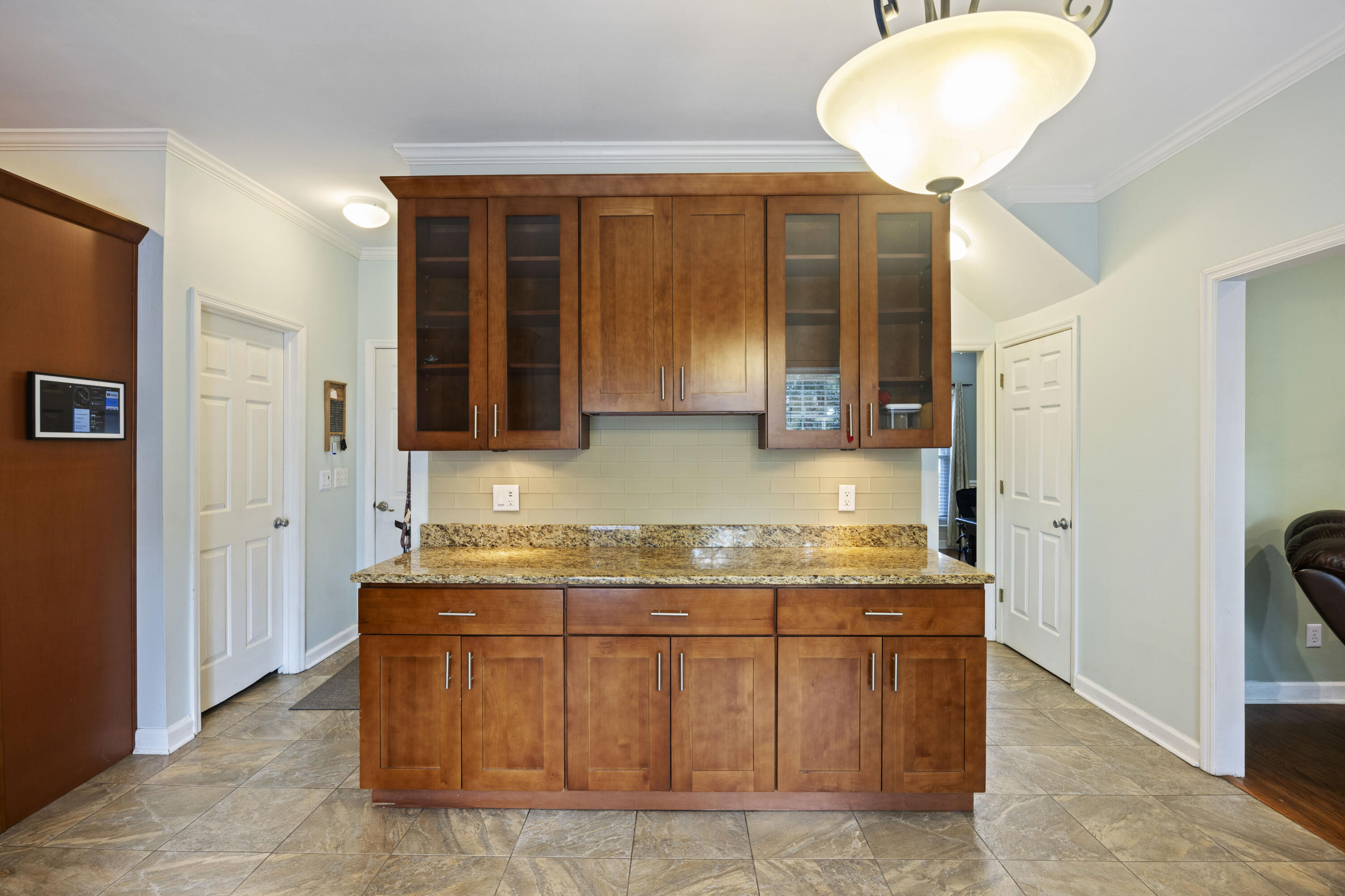 1338 Roma Road