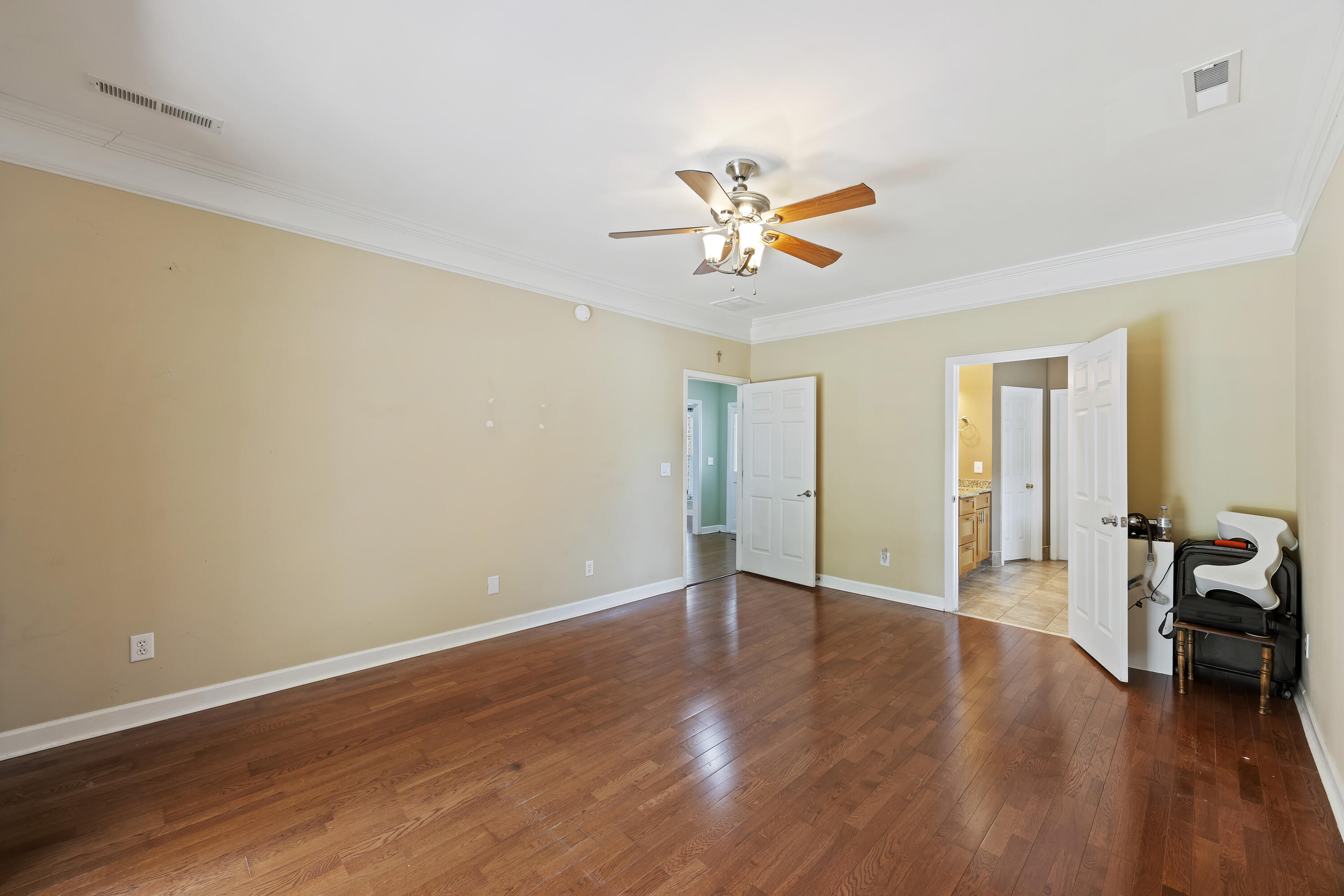 1338 Roma Road