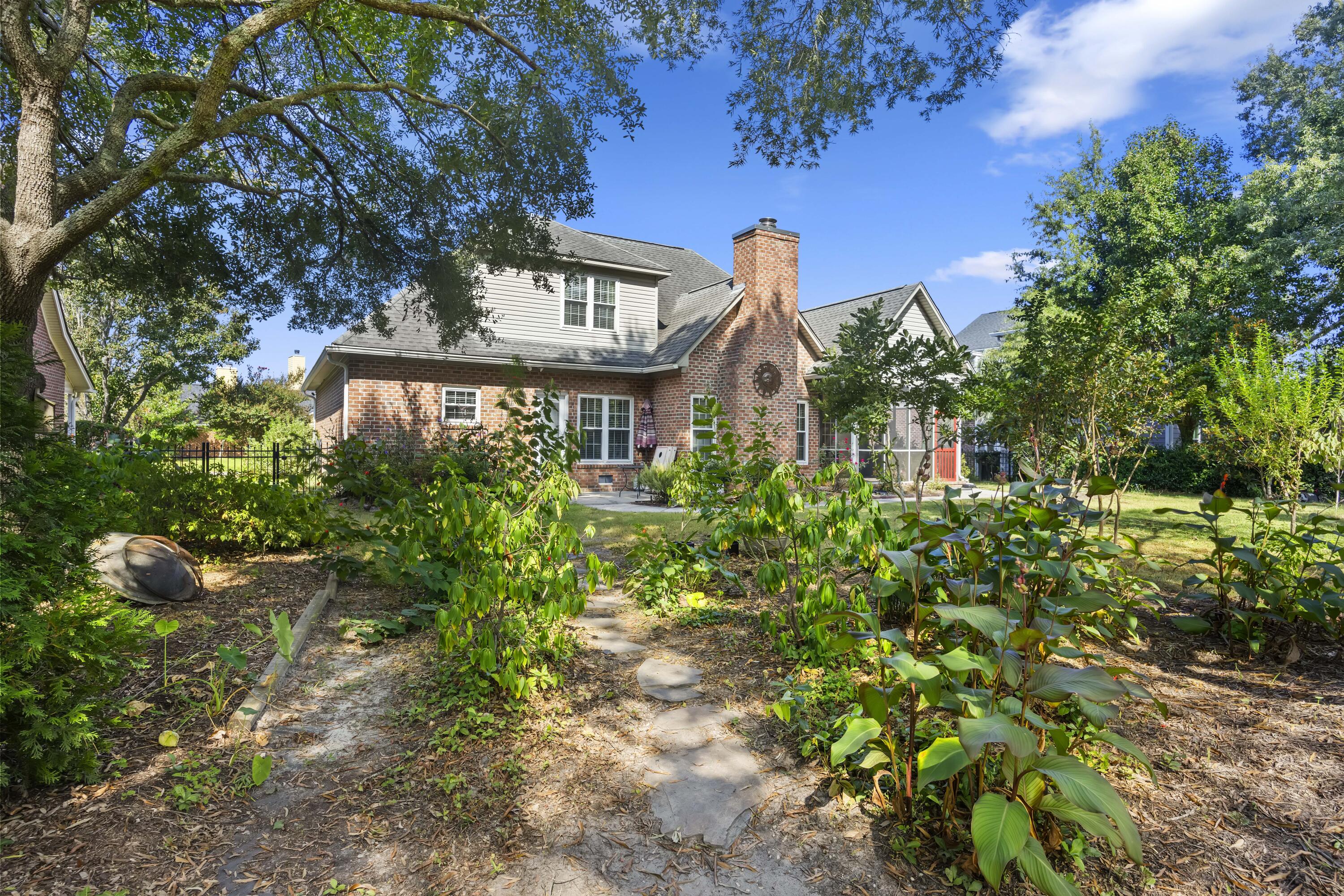 1338 Roma Road