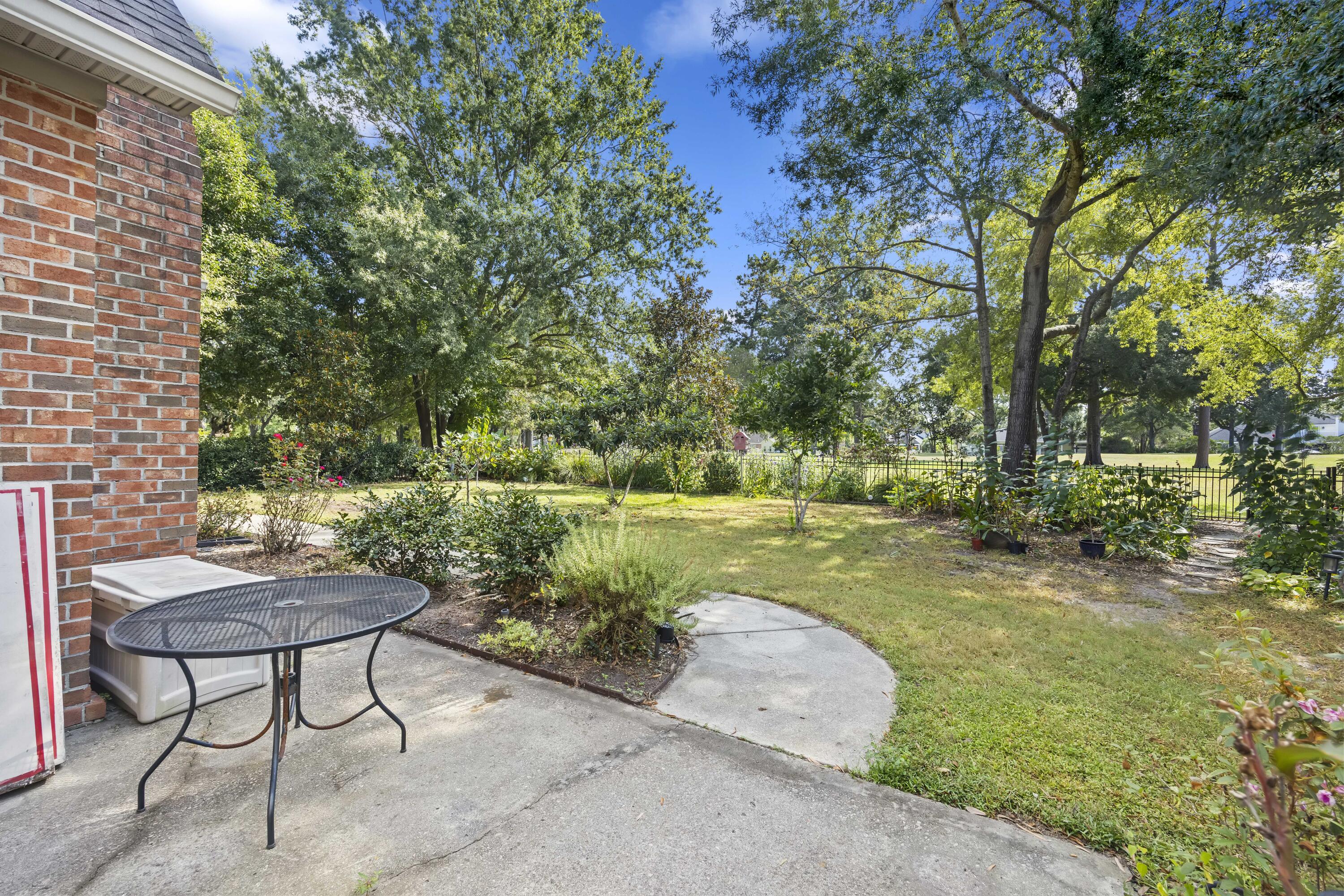 1338 Roma Road