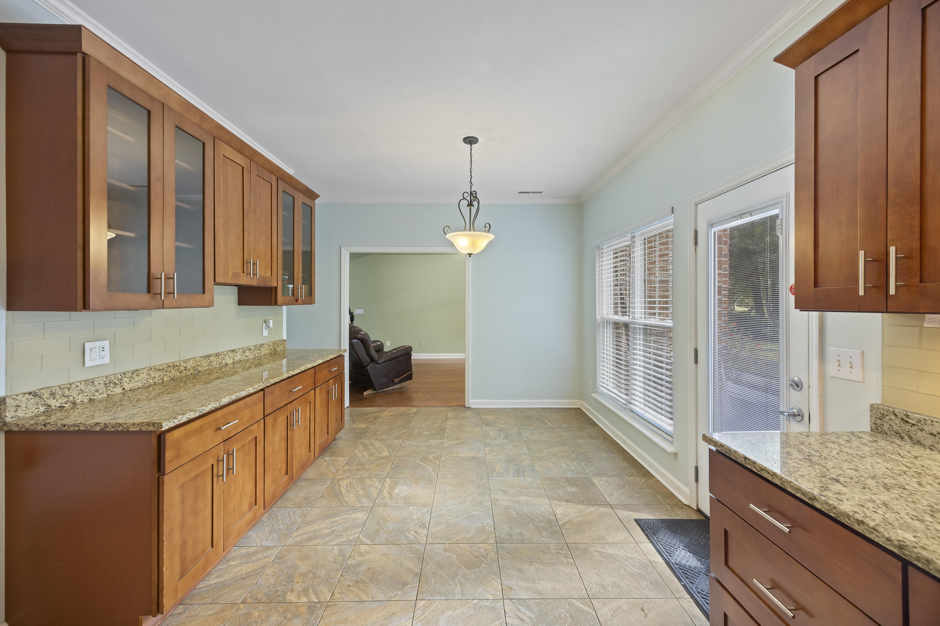 1338 Roma Road