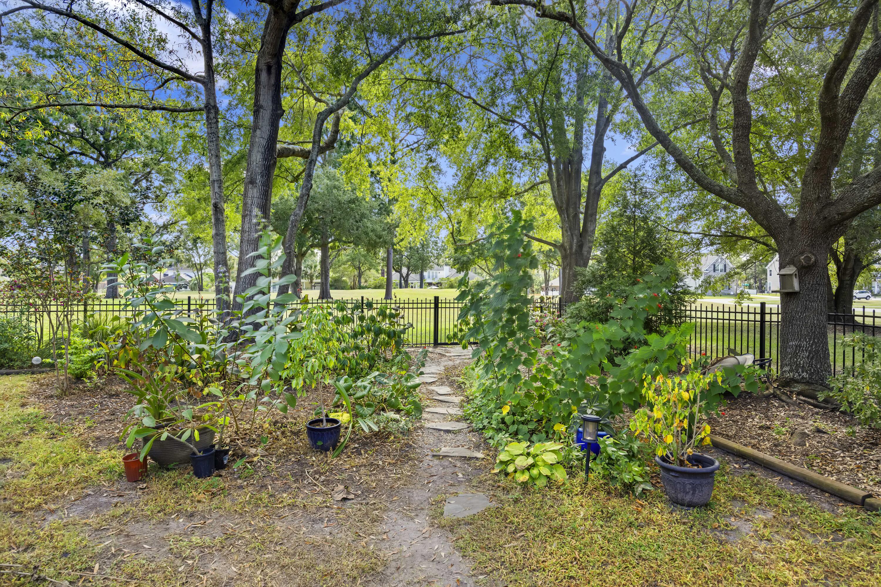 1338 Roma Road