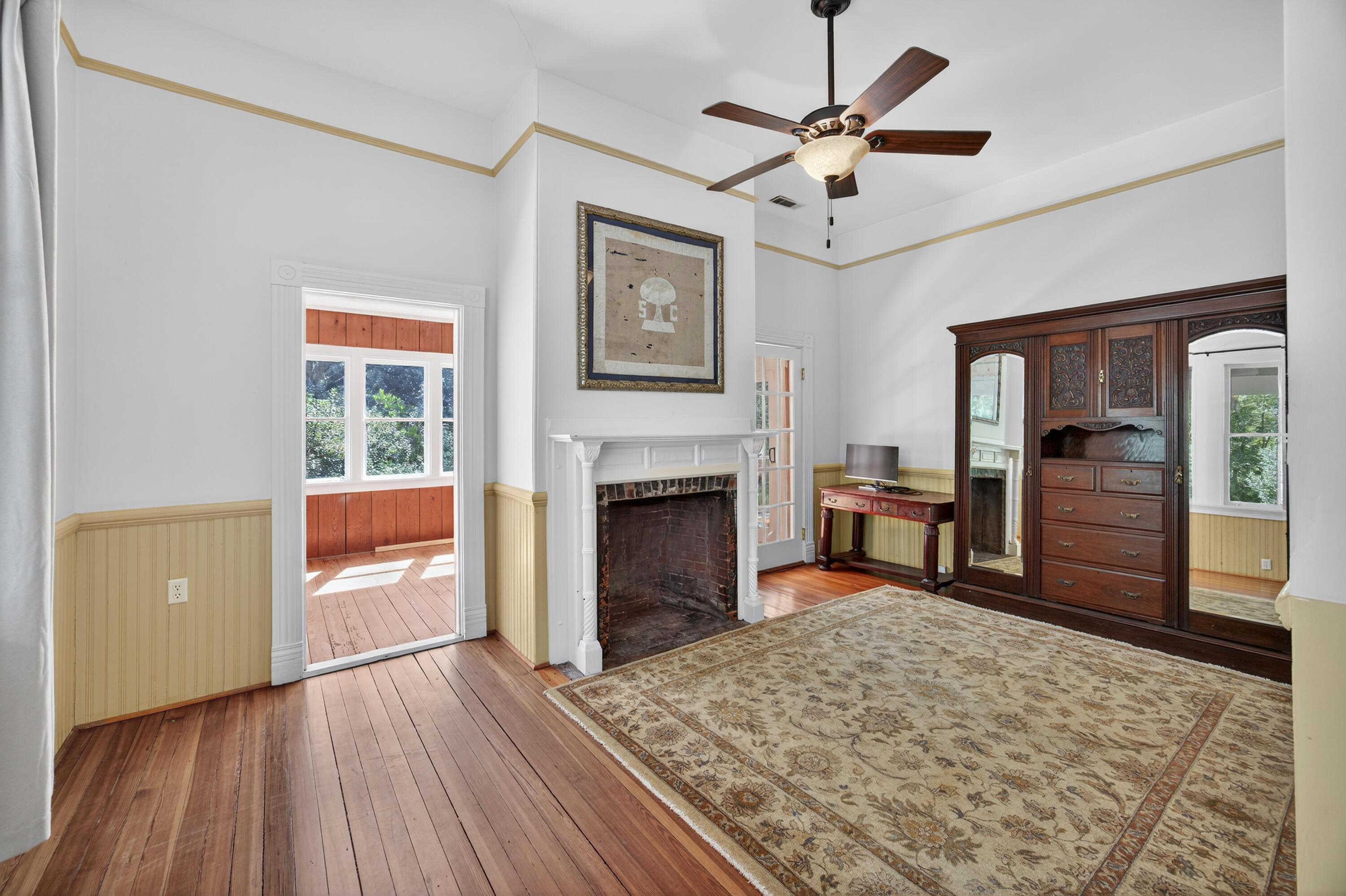 1095 Hughes Road