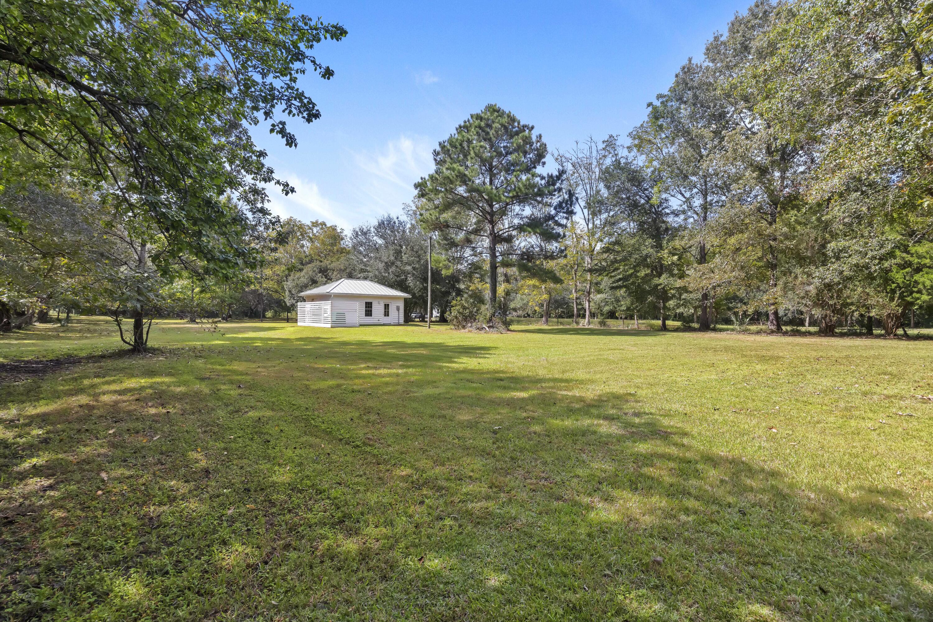 1095 Hughes Road